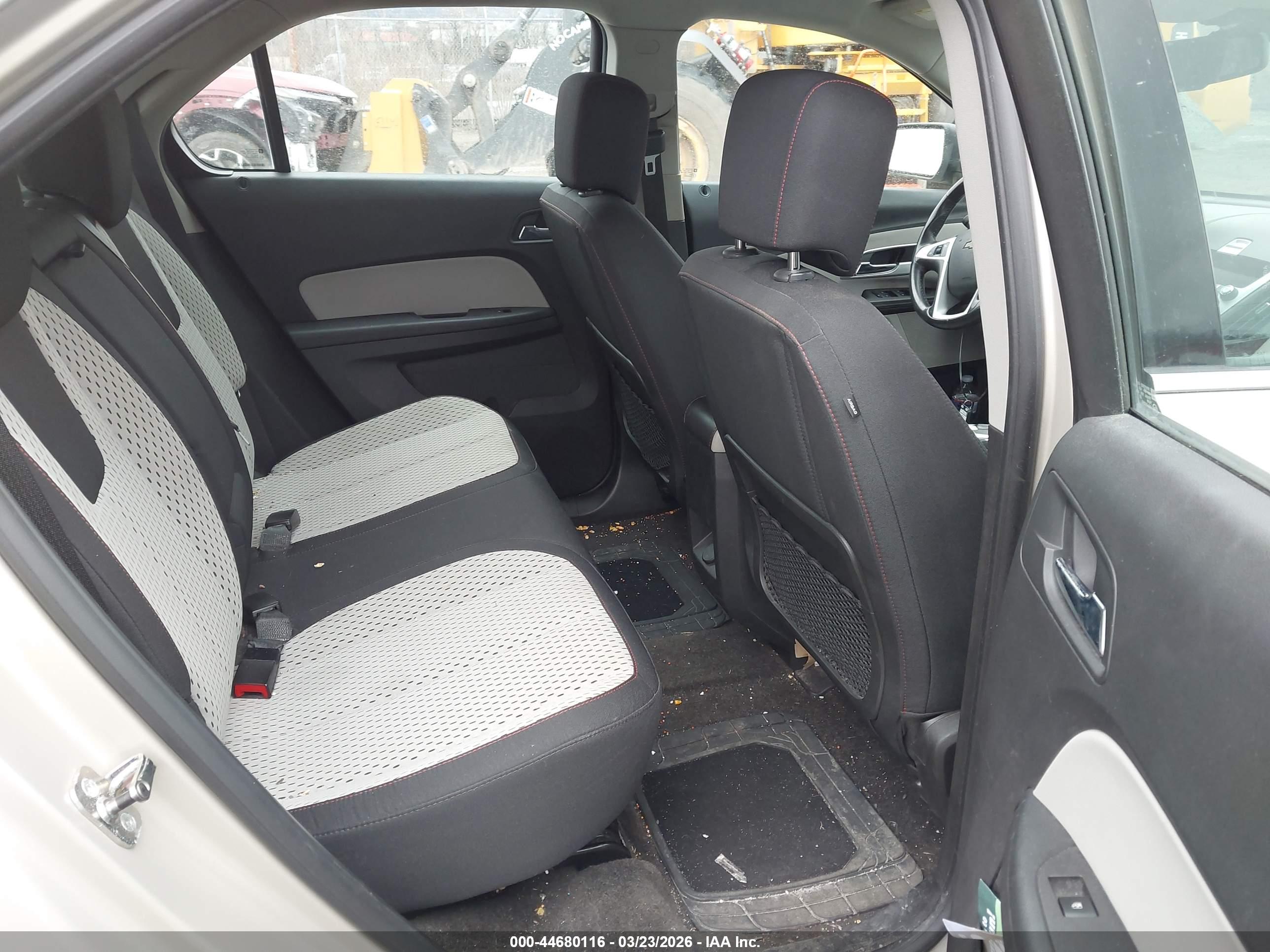 CHEVROLET EQUINOX image 8
