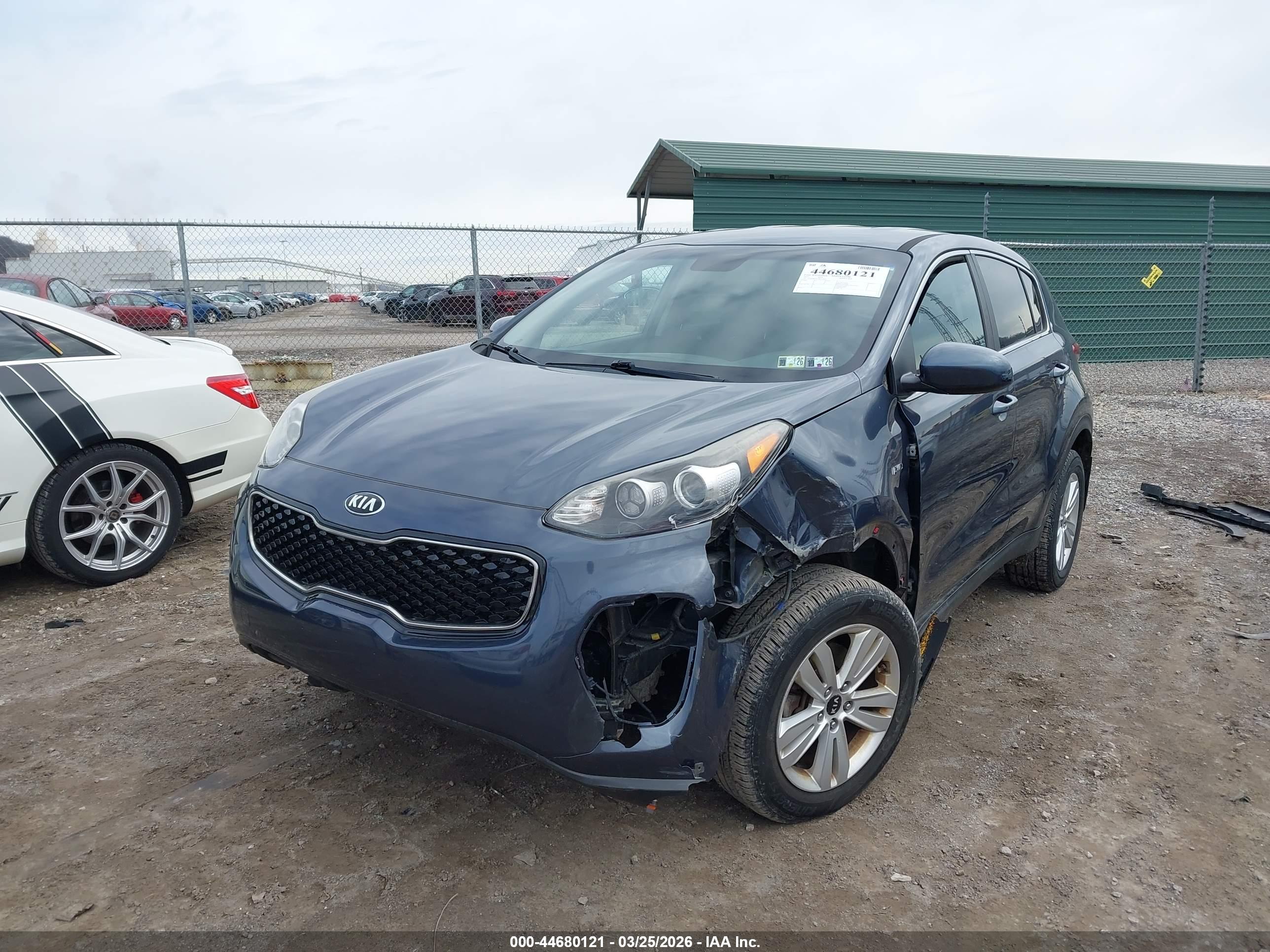 KIA SPORTAGE image 2
