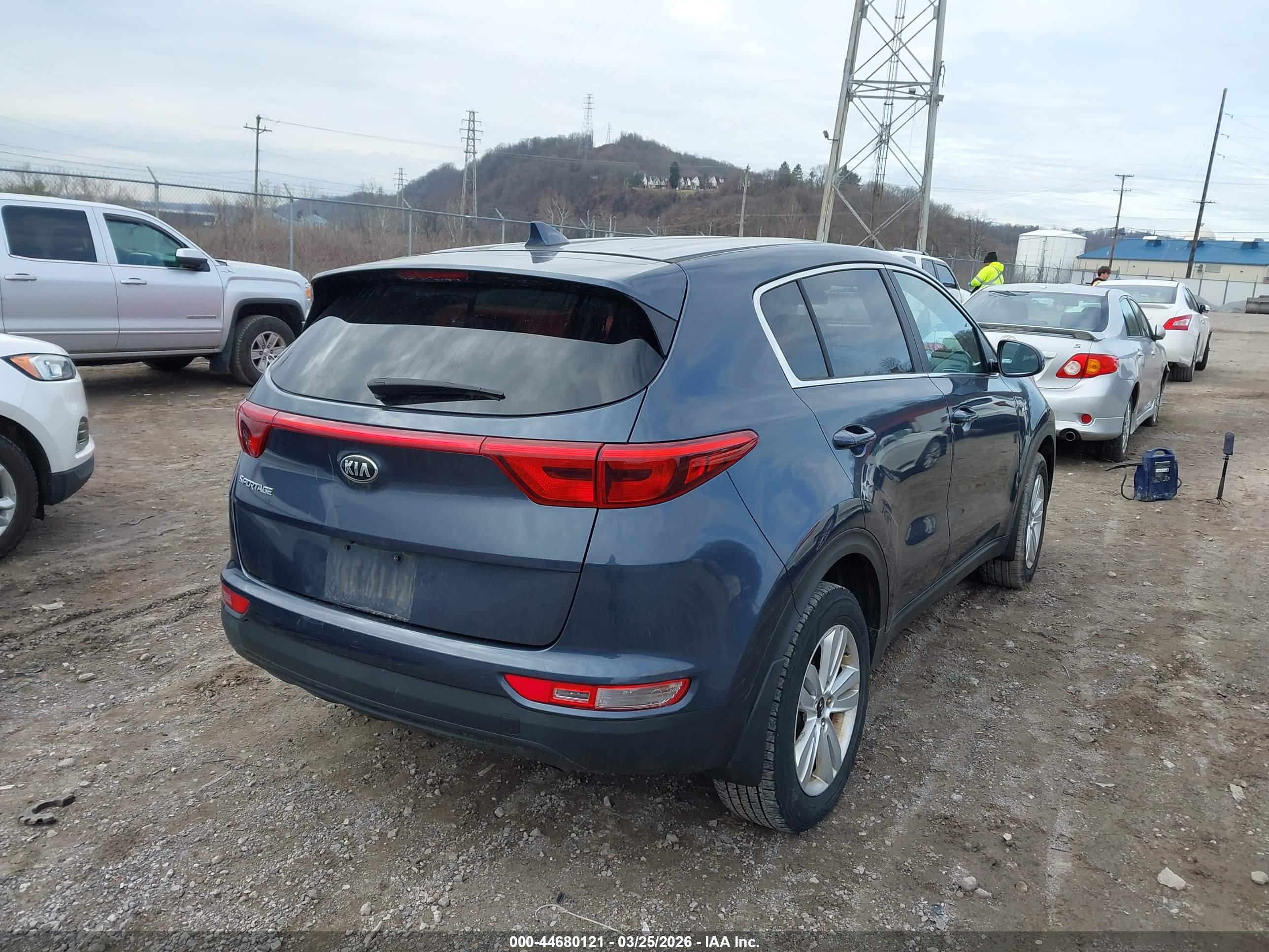 KIA SPORTAGE image 4