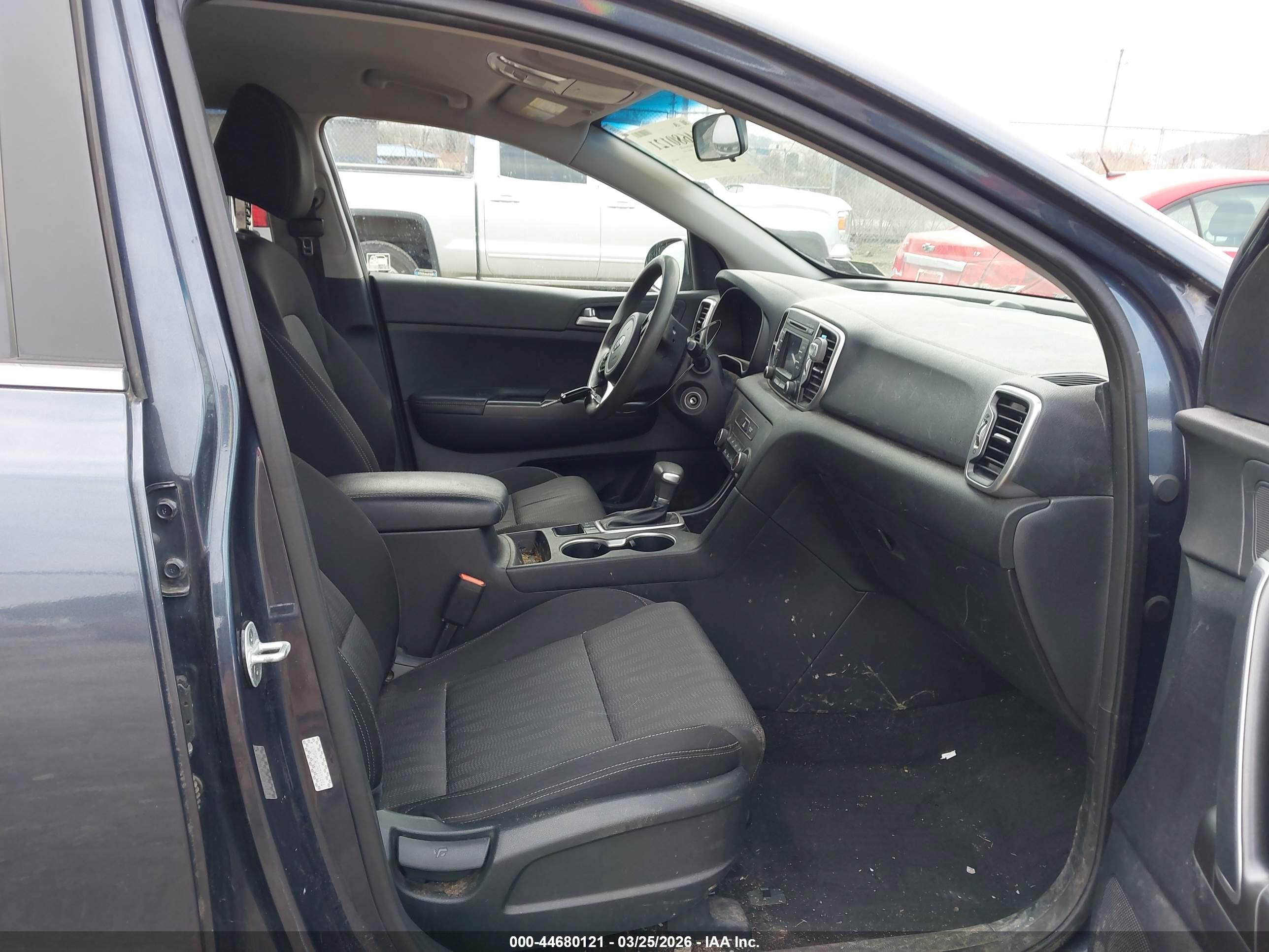 KIA SPORTAGE image 5