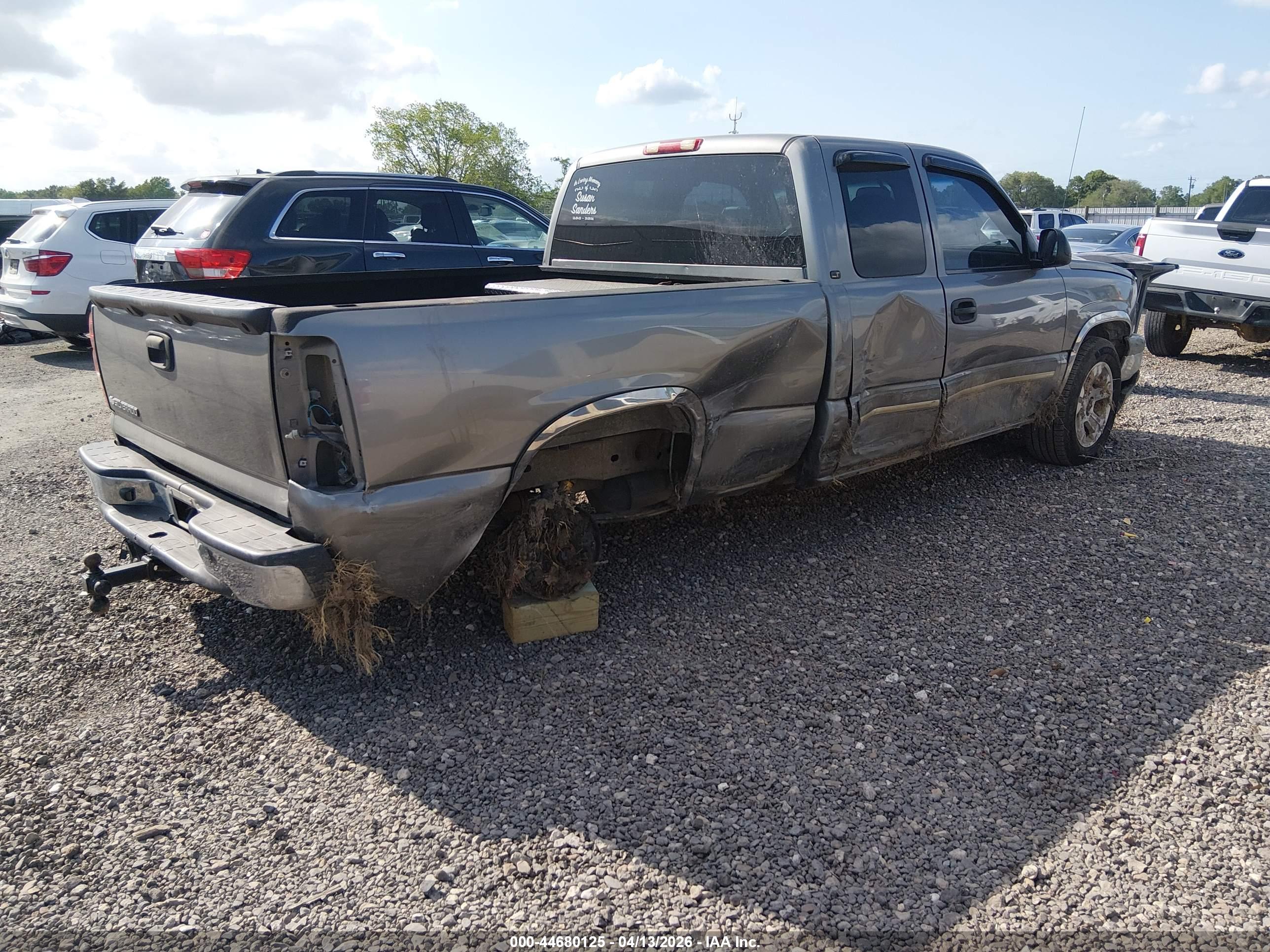 CHEVROLET SILVERADO image 4