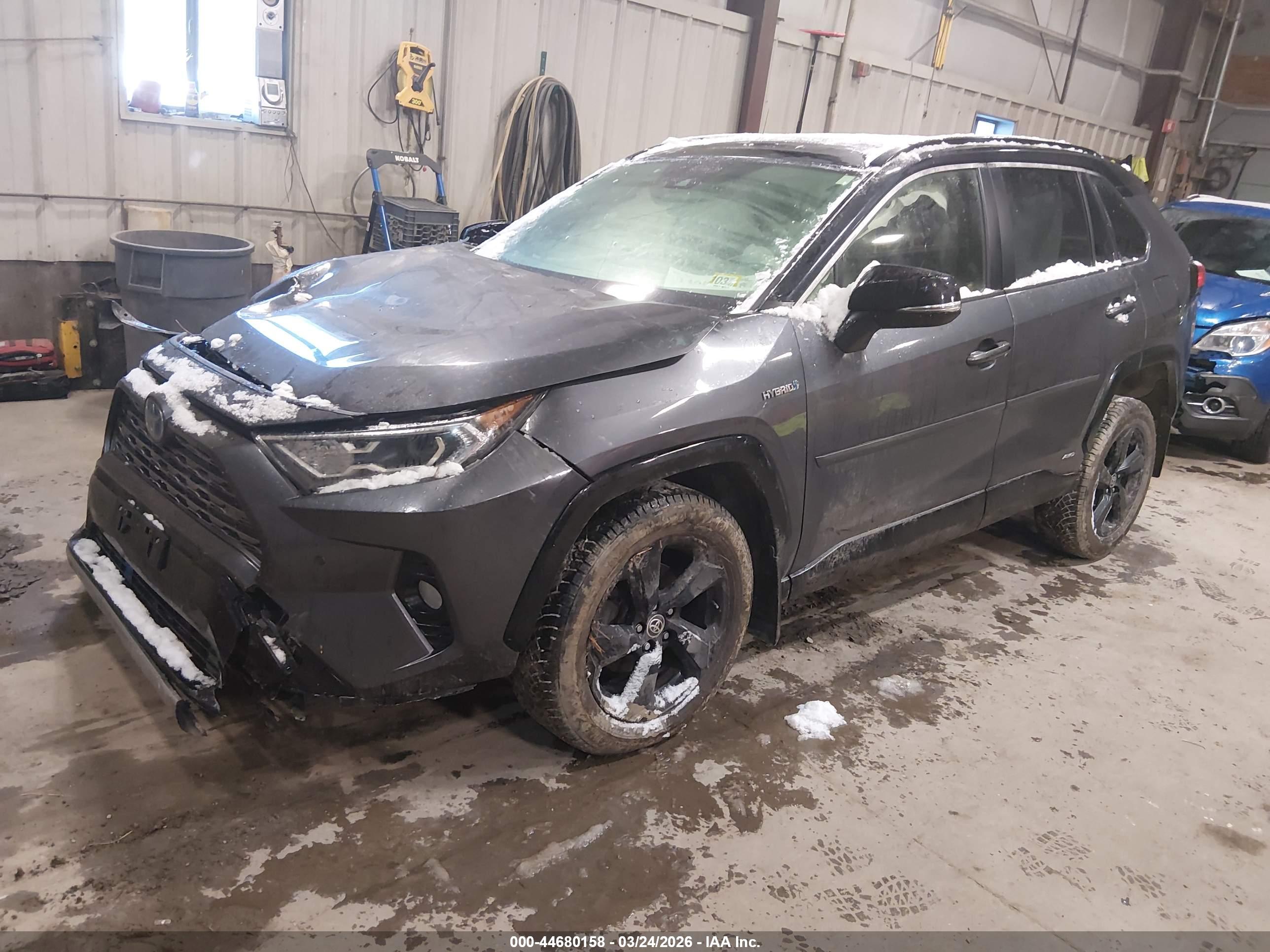 TOYOTA RAV4 image 2