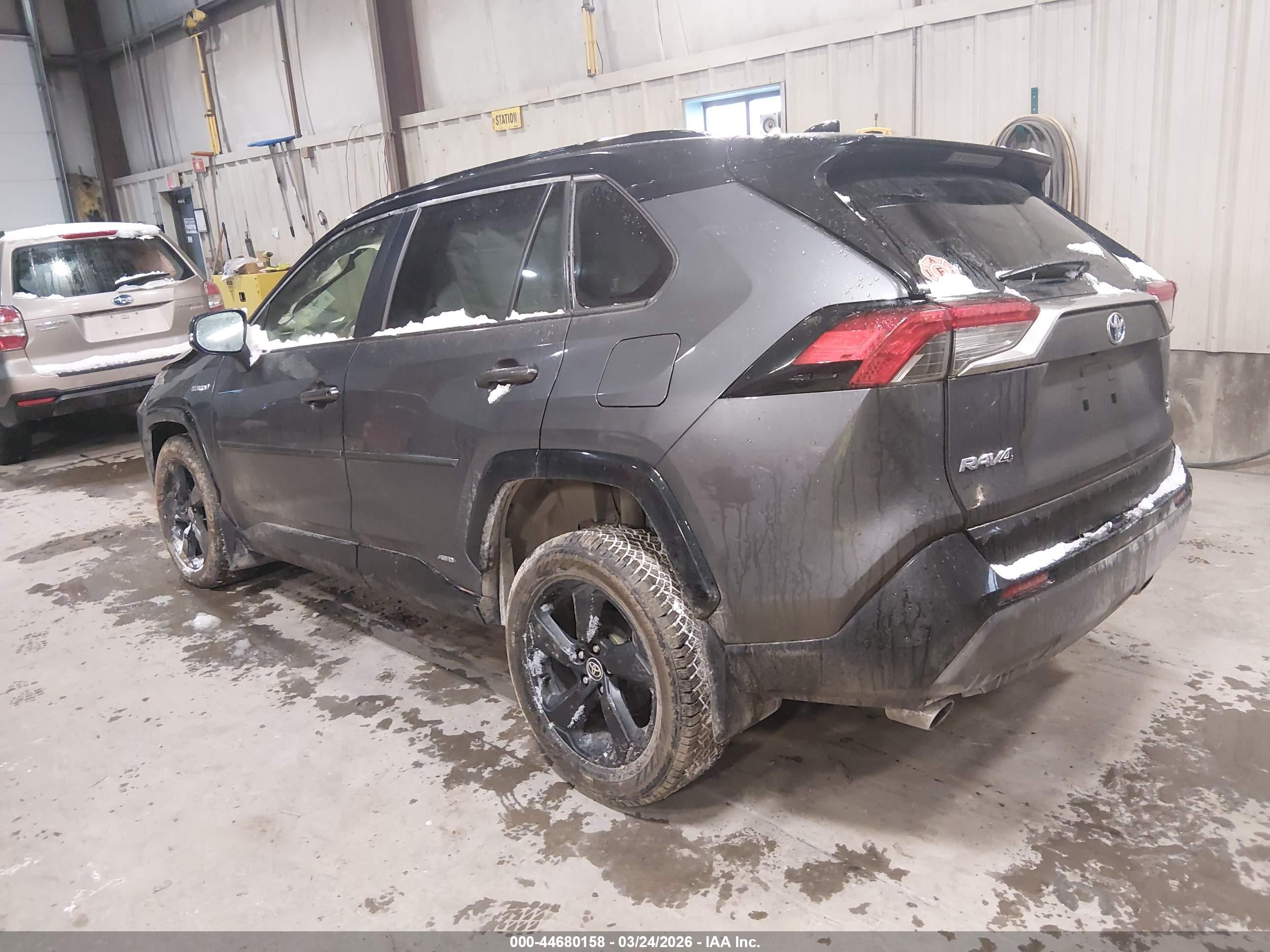 TOYOTA RAV4 image 3