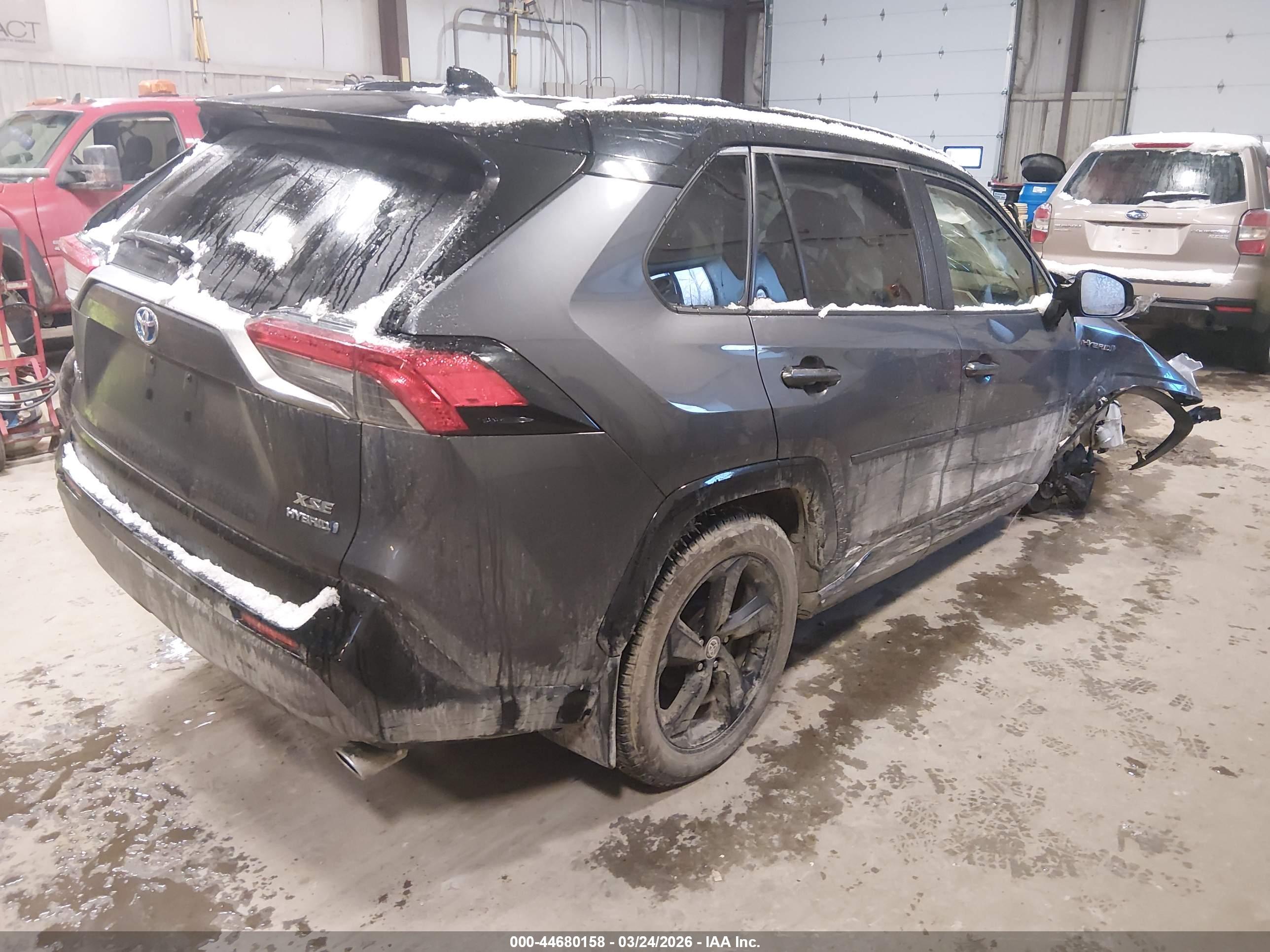 TOYOTA RAV4 image 4