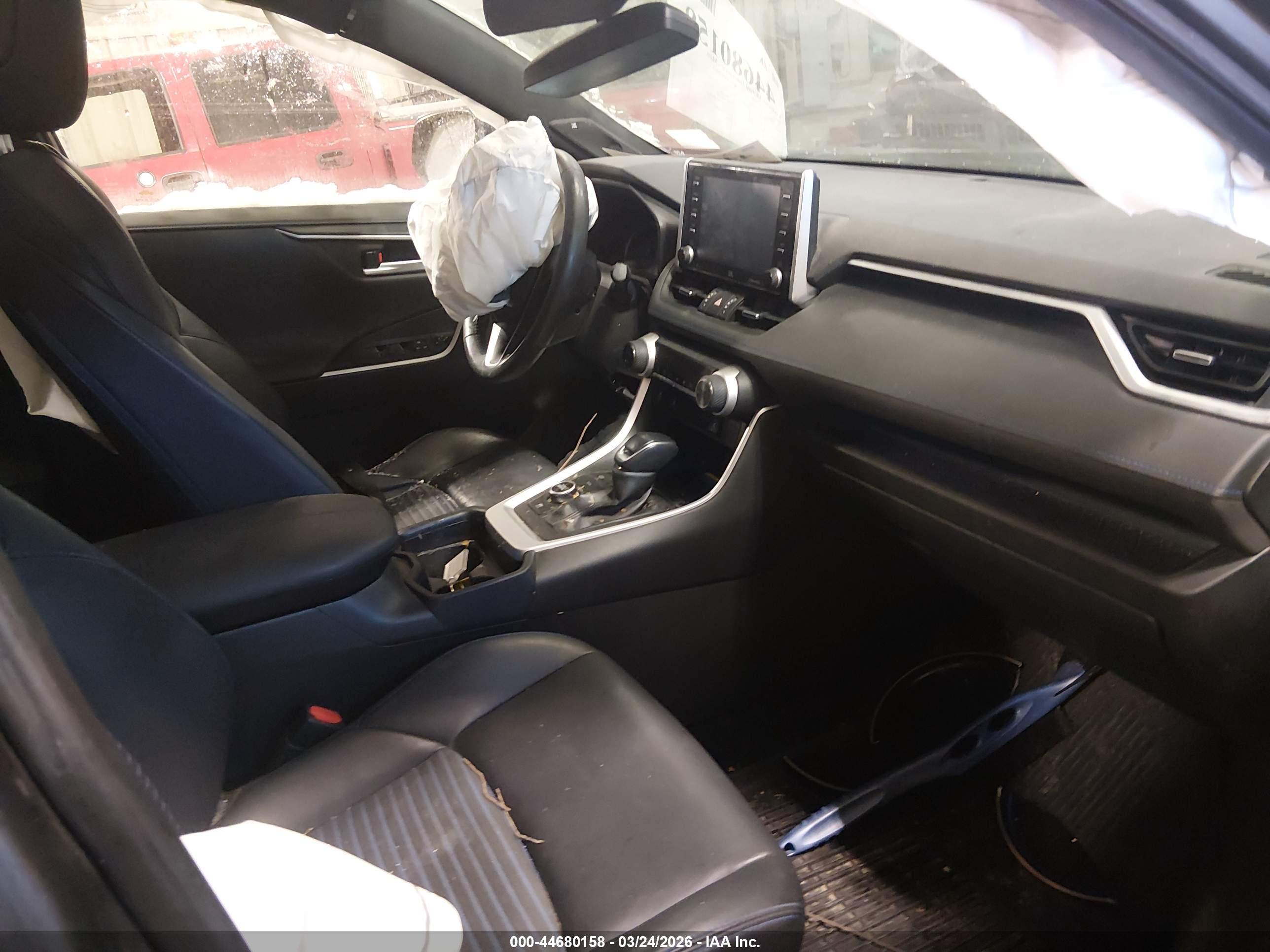TOYOTA RAV4 image 5