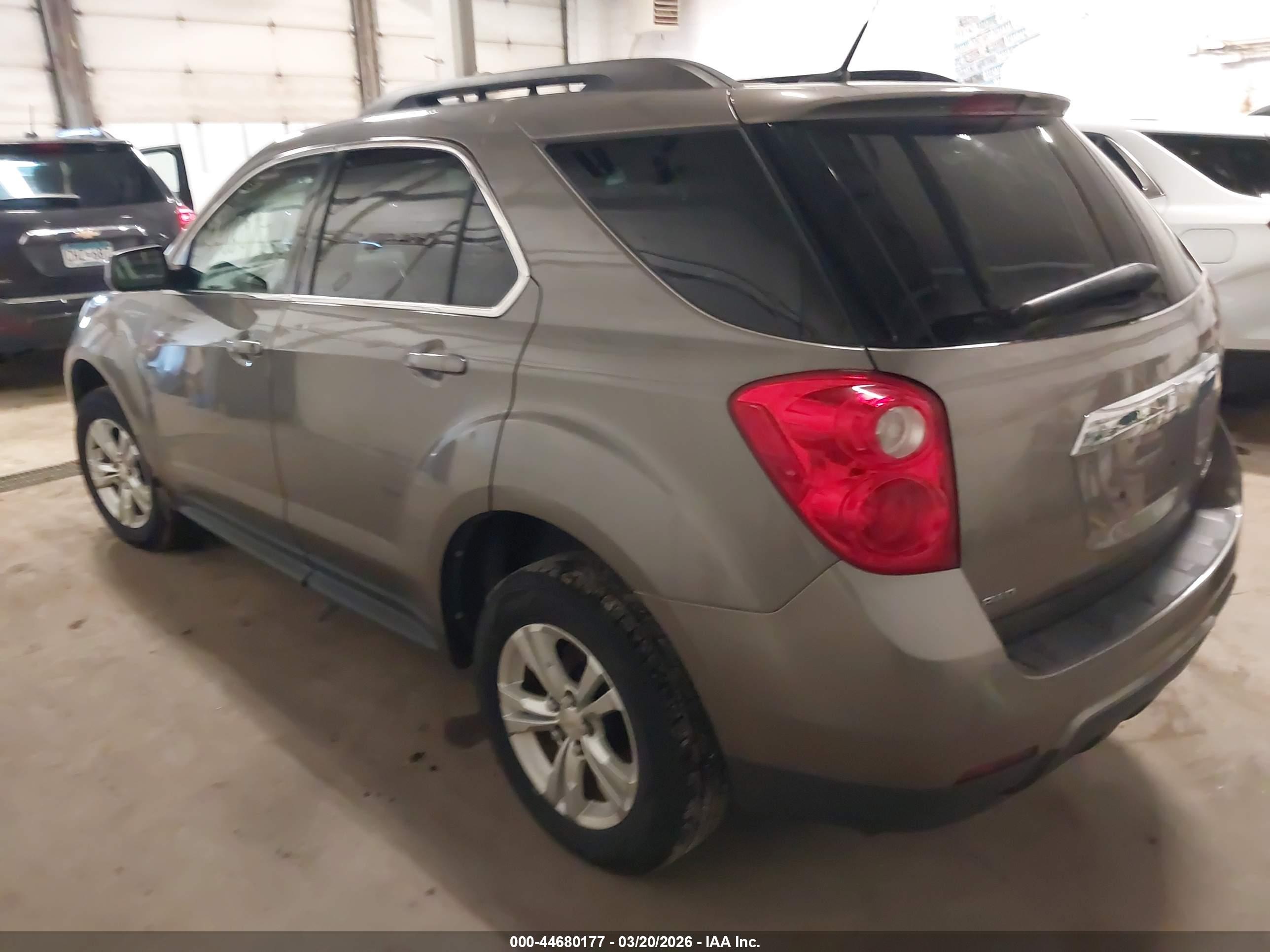 CHEVROLET EQUINOX image 3