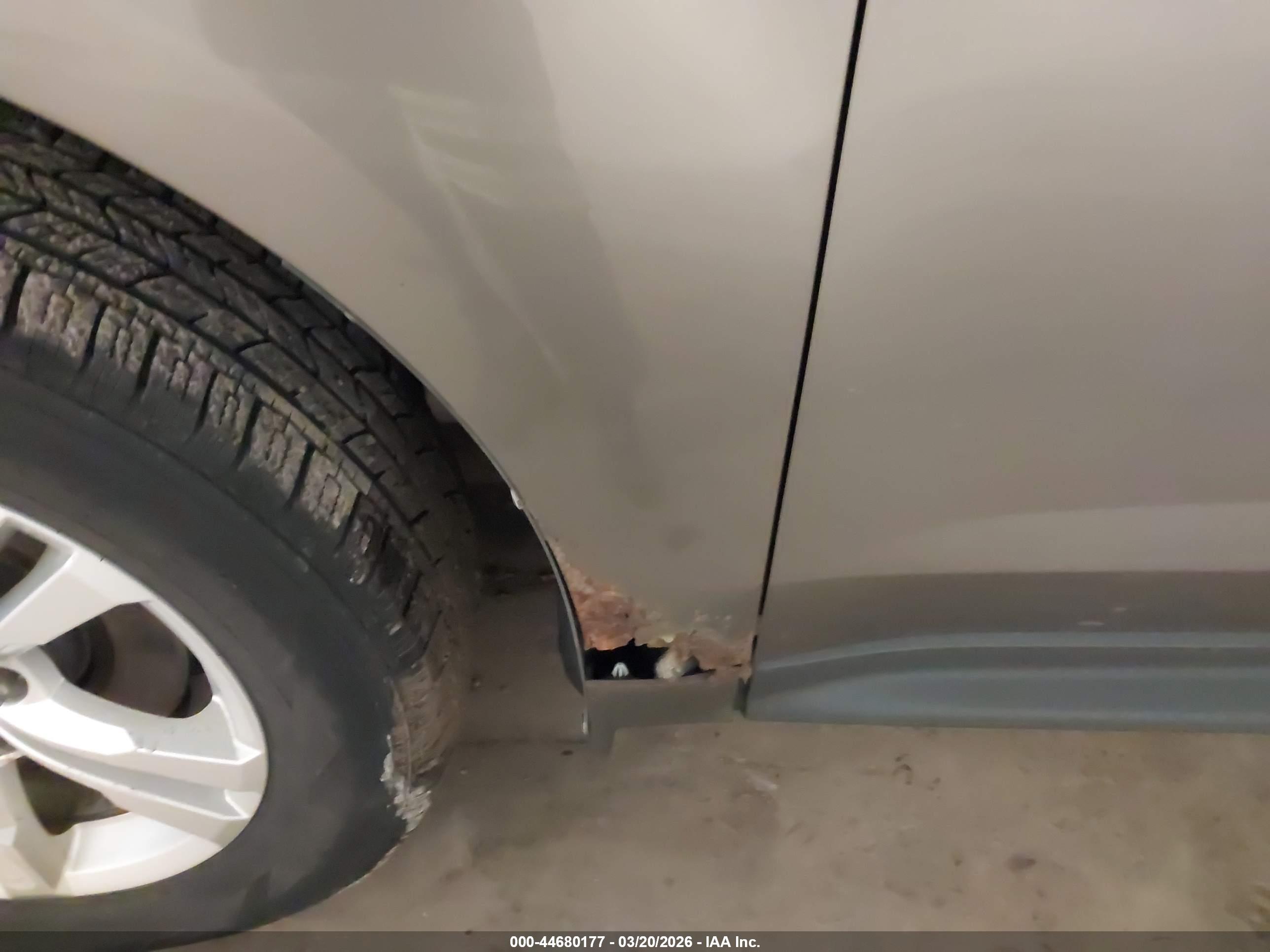 CHEVROLET EQUINOX image 6