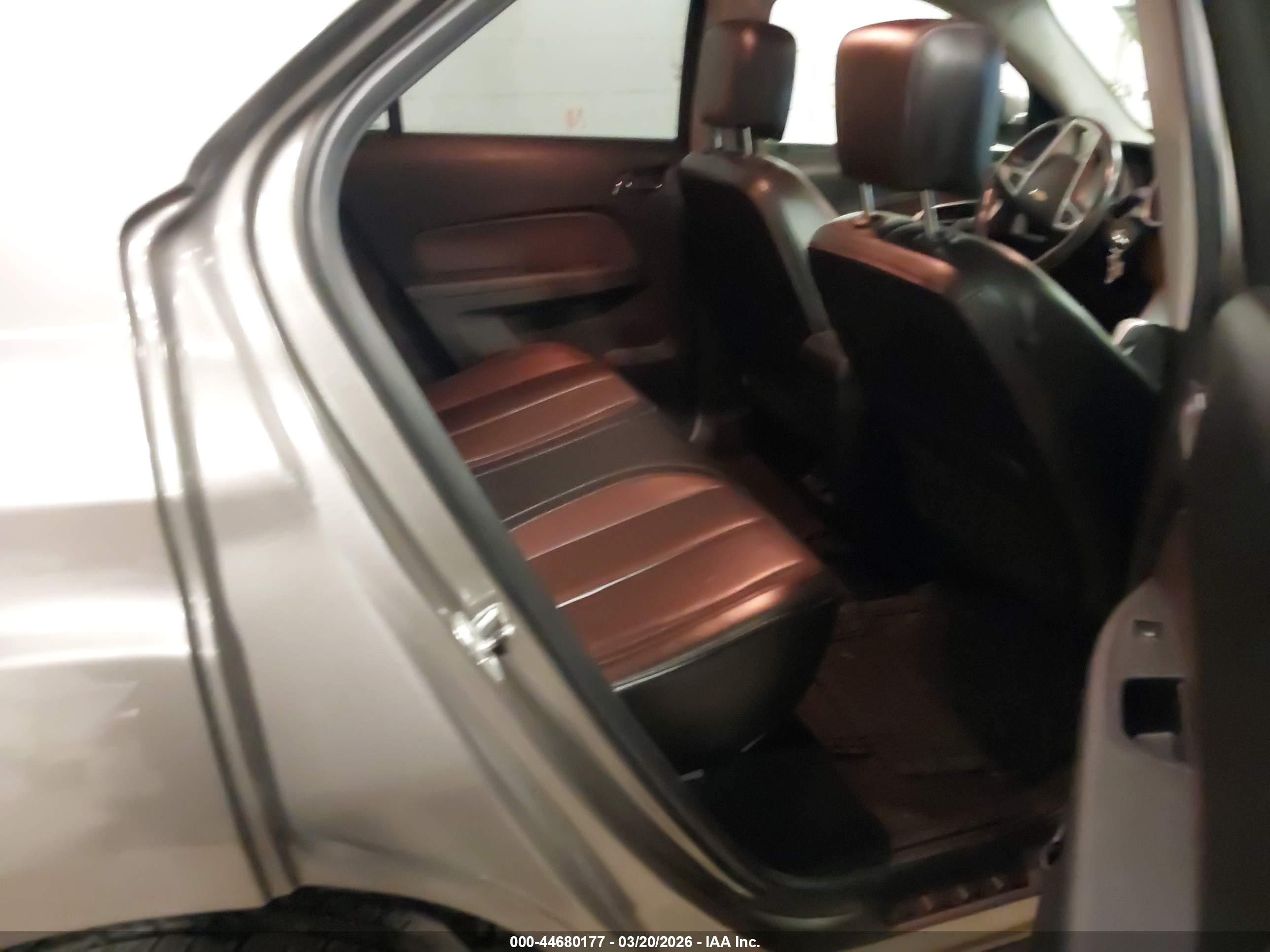 CHEVROLET EQUINOX image 8