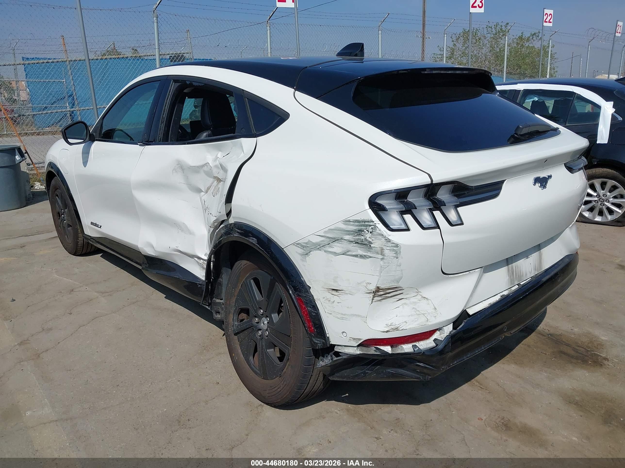 FORD MUSTANG image 3