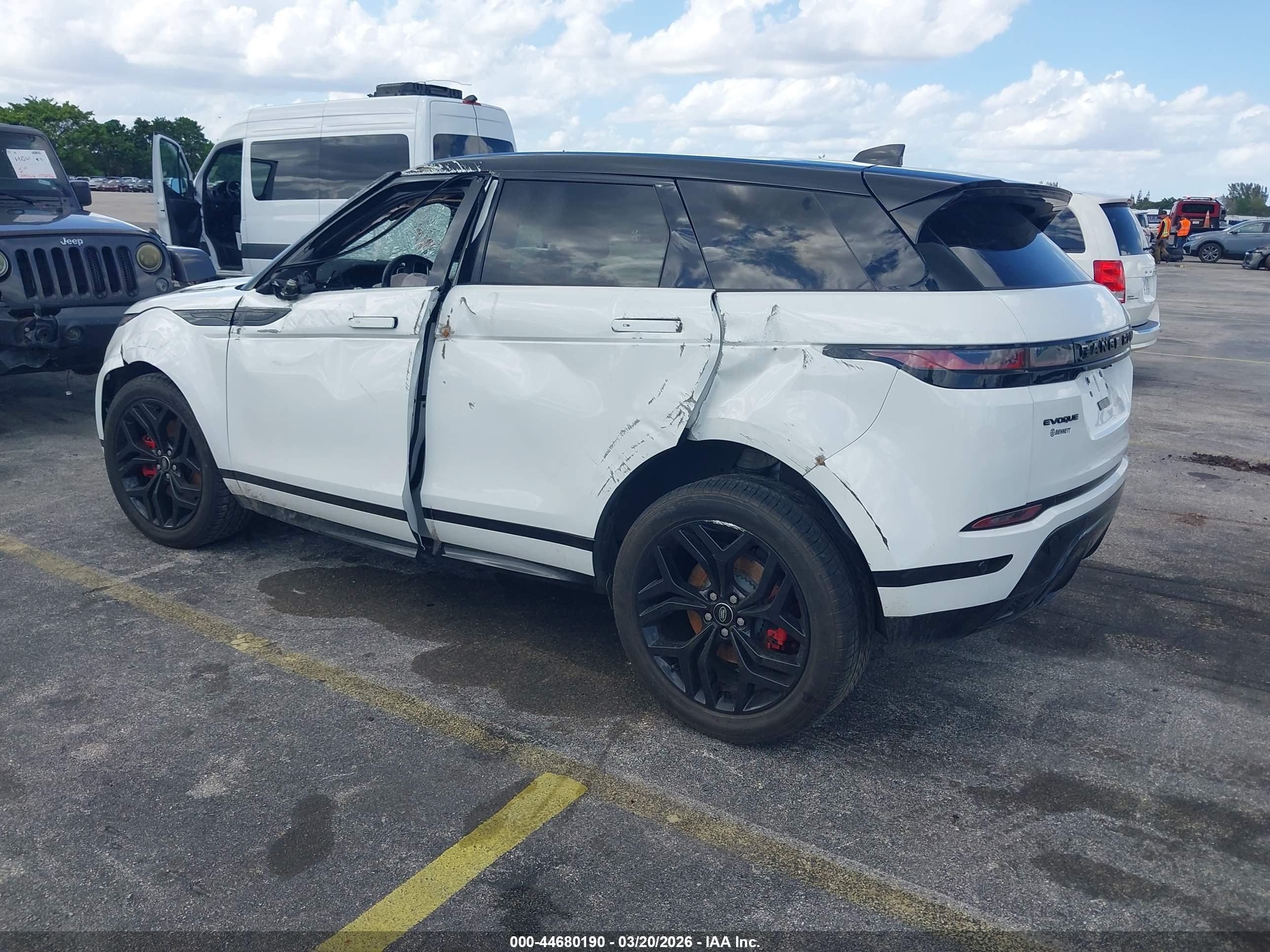 LAND ROVER image 3