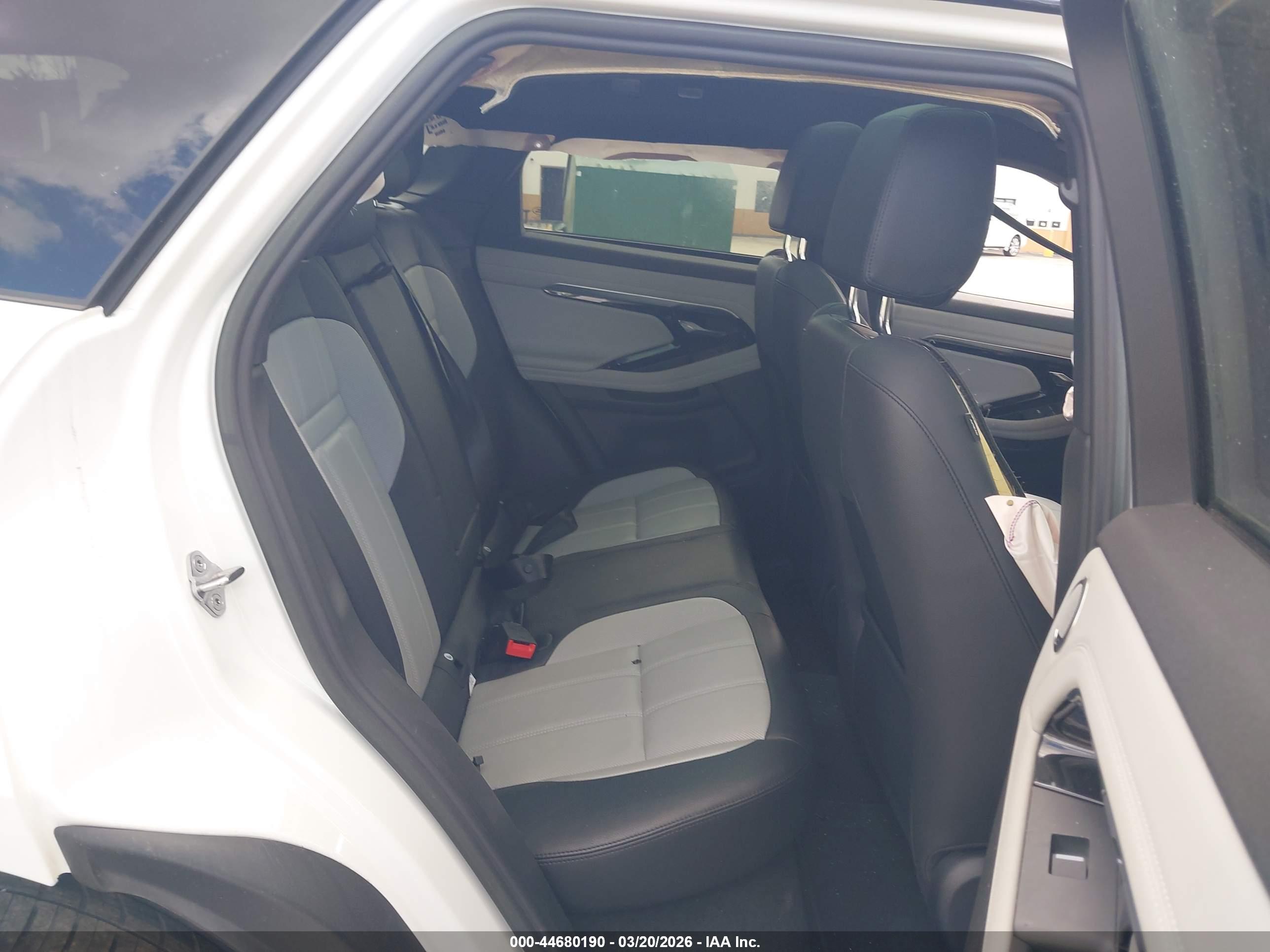 LAND ROVER image 8