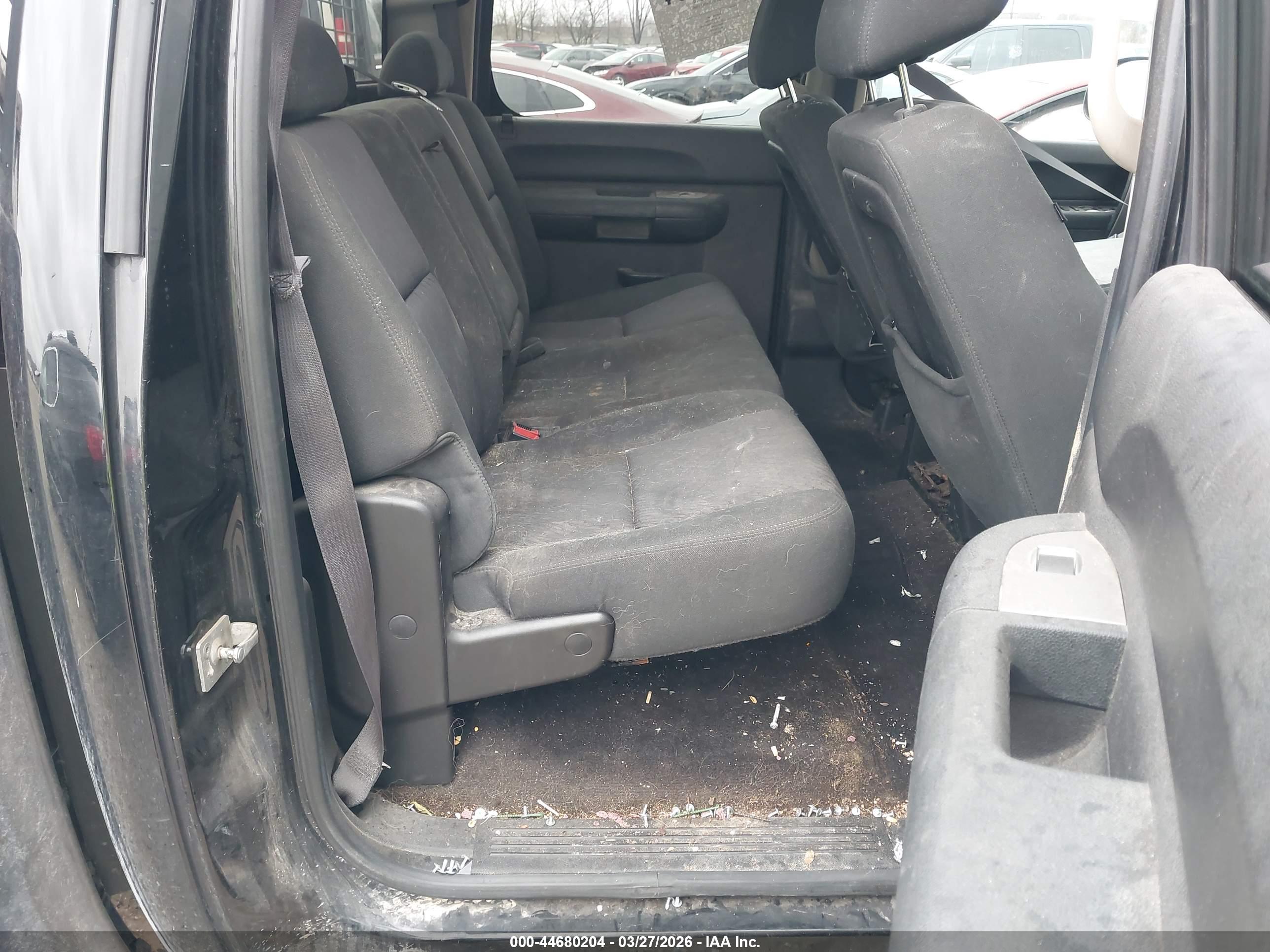 CHEVROLET SILVERADO image 8