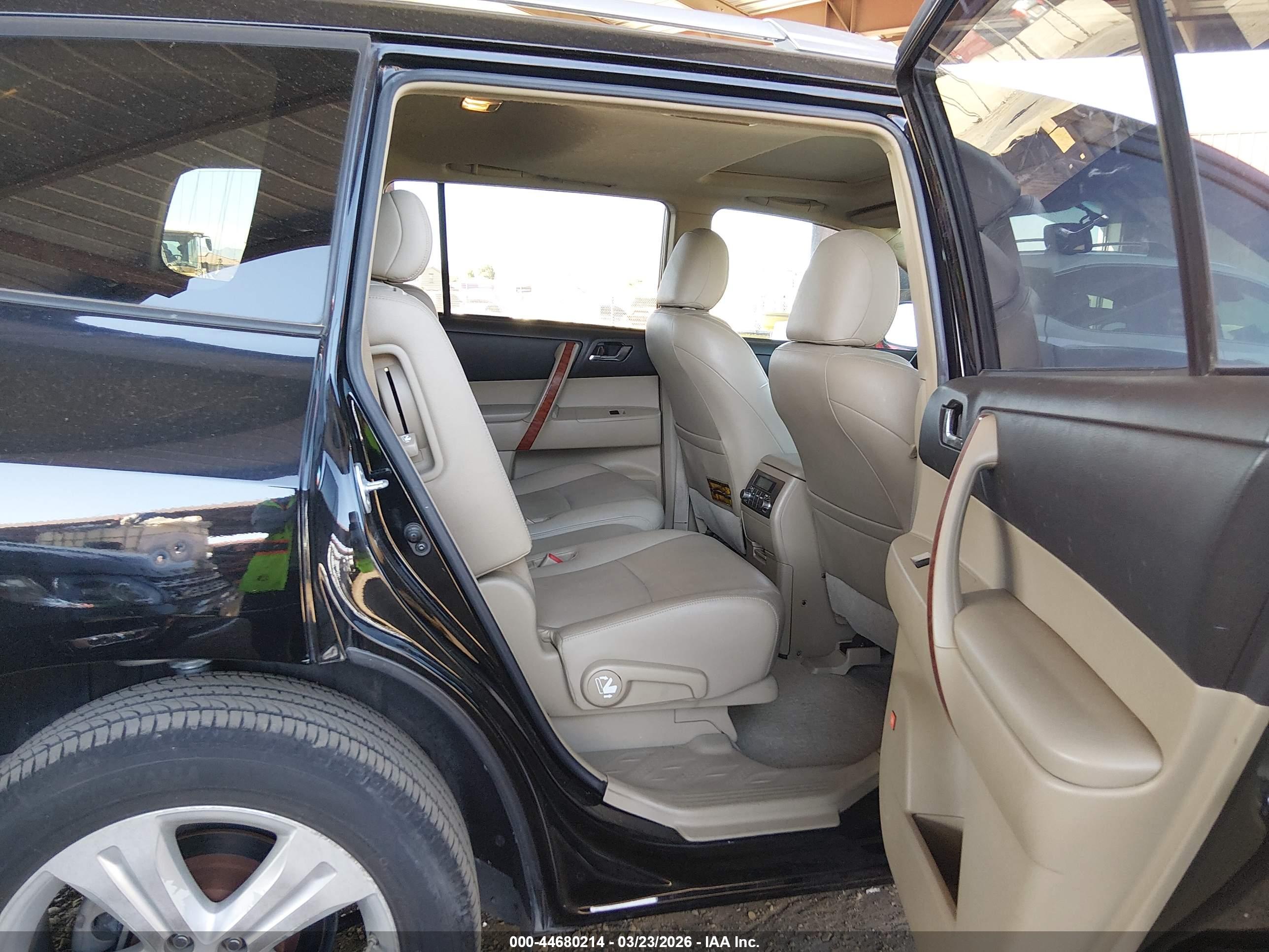 TOYOTA HIGHLANDER image 8