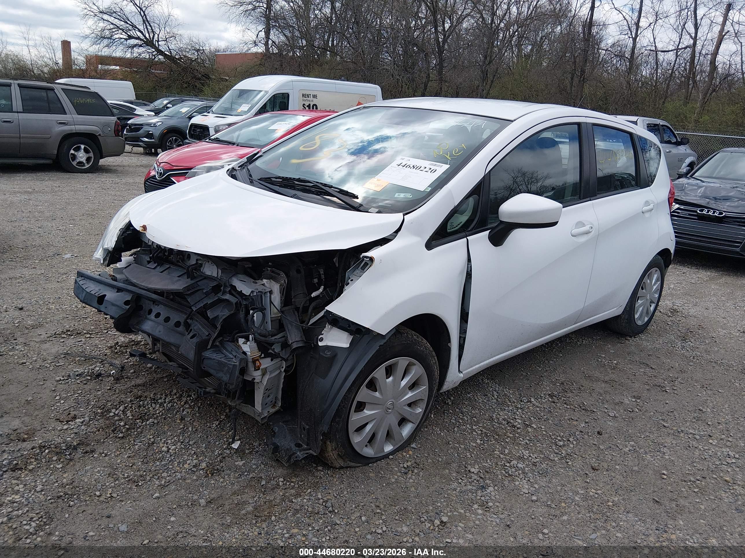 NISSAN VERSA image 2