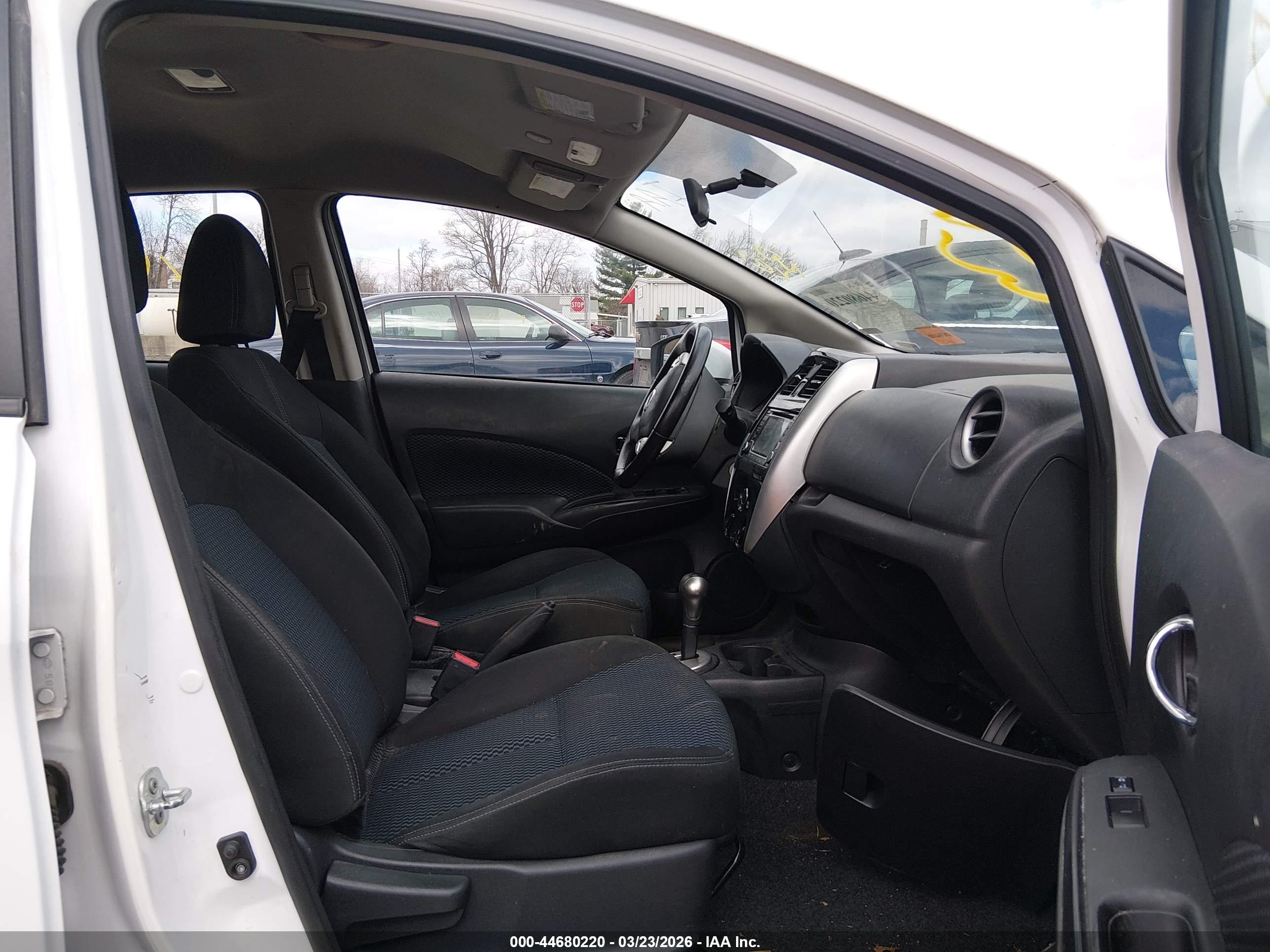 NISSAN VERSA image 5