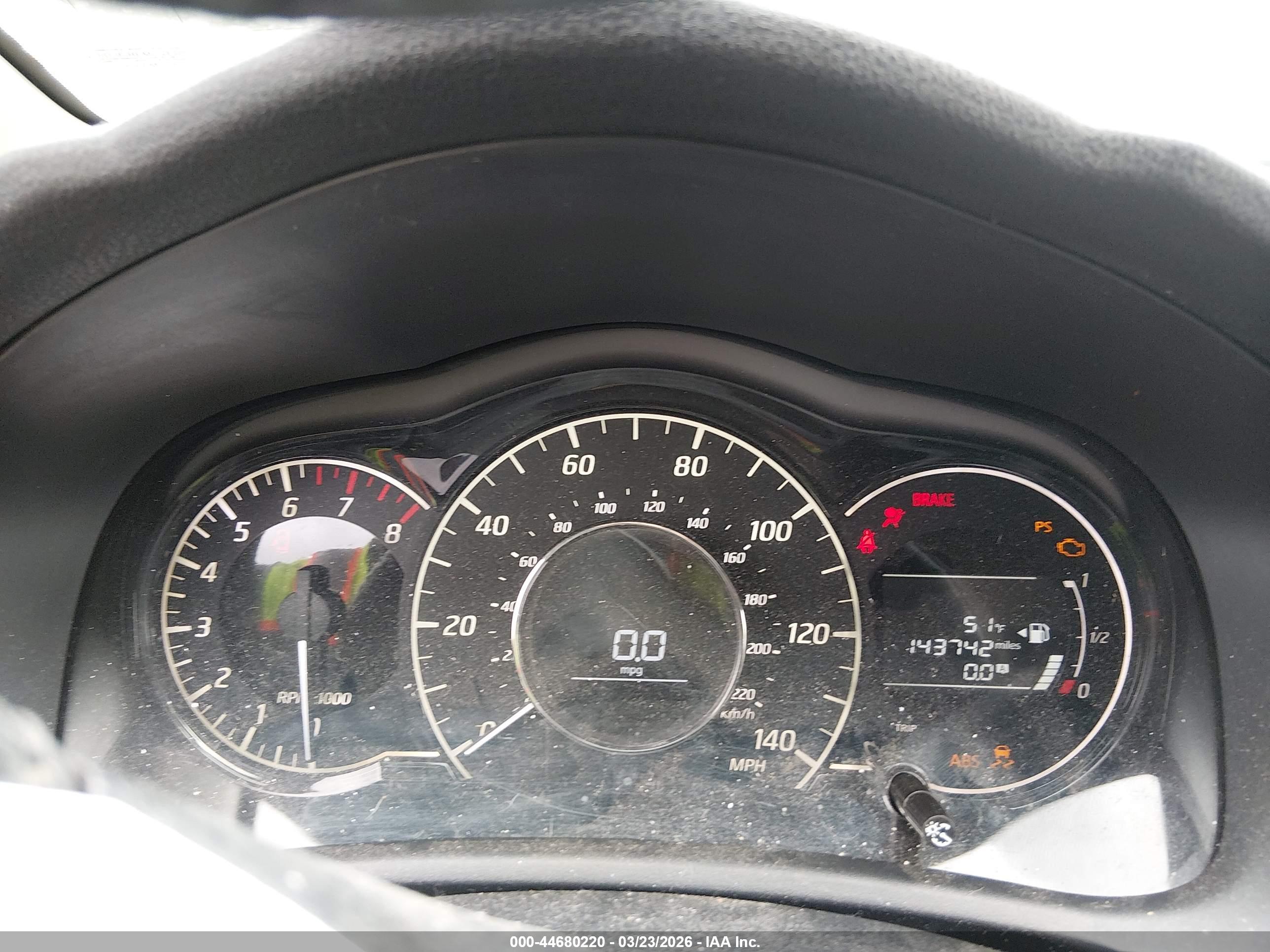 NISSAN VERSA image 7