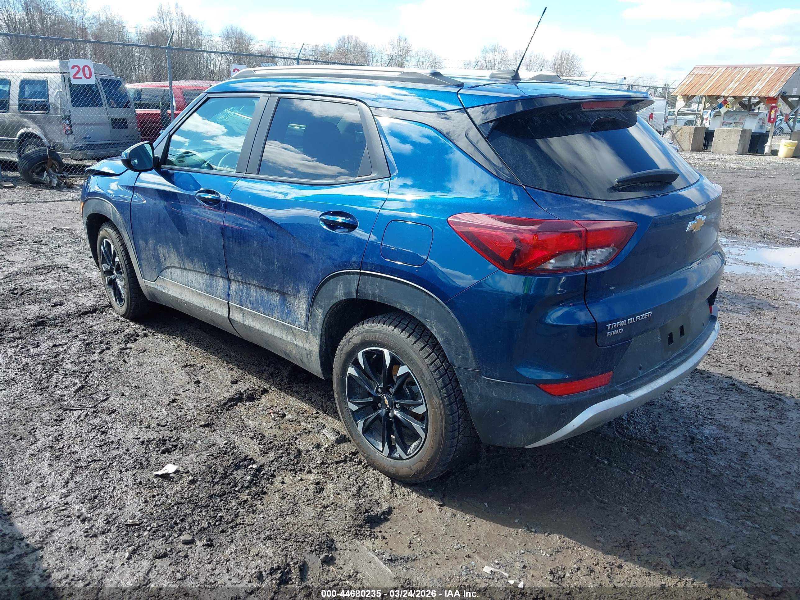 CHEVROLET TRAILBLAZER image 3
