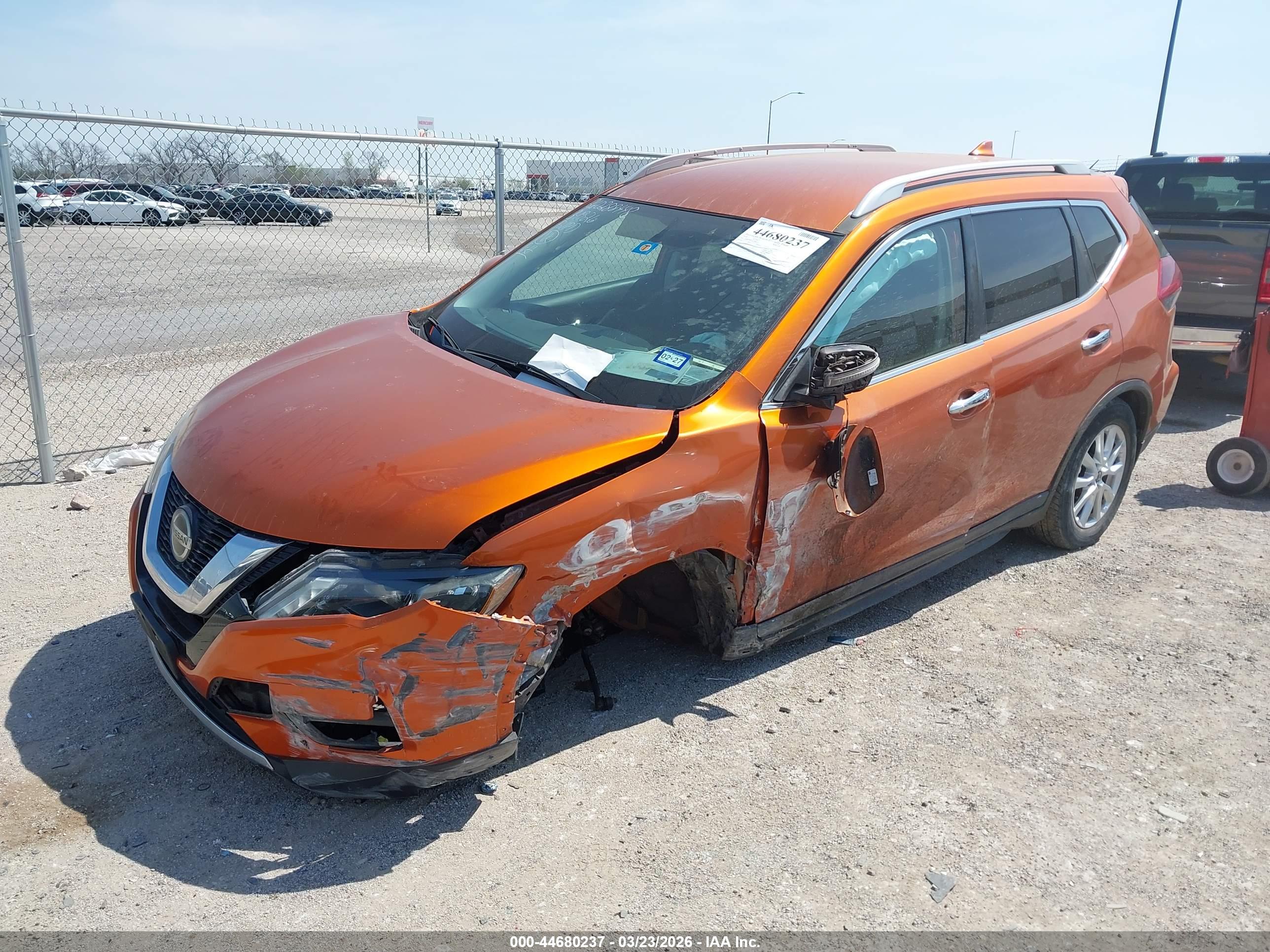 NISSAN ROGUE image 2