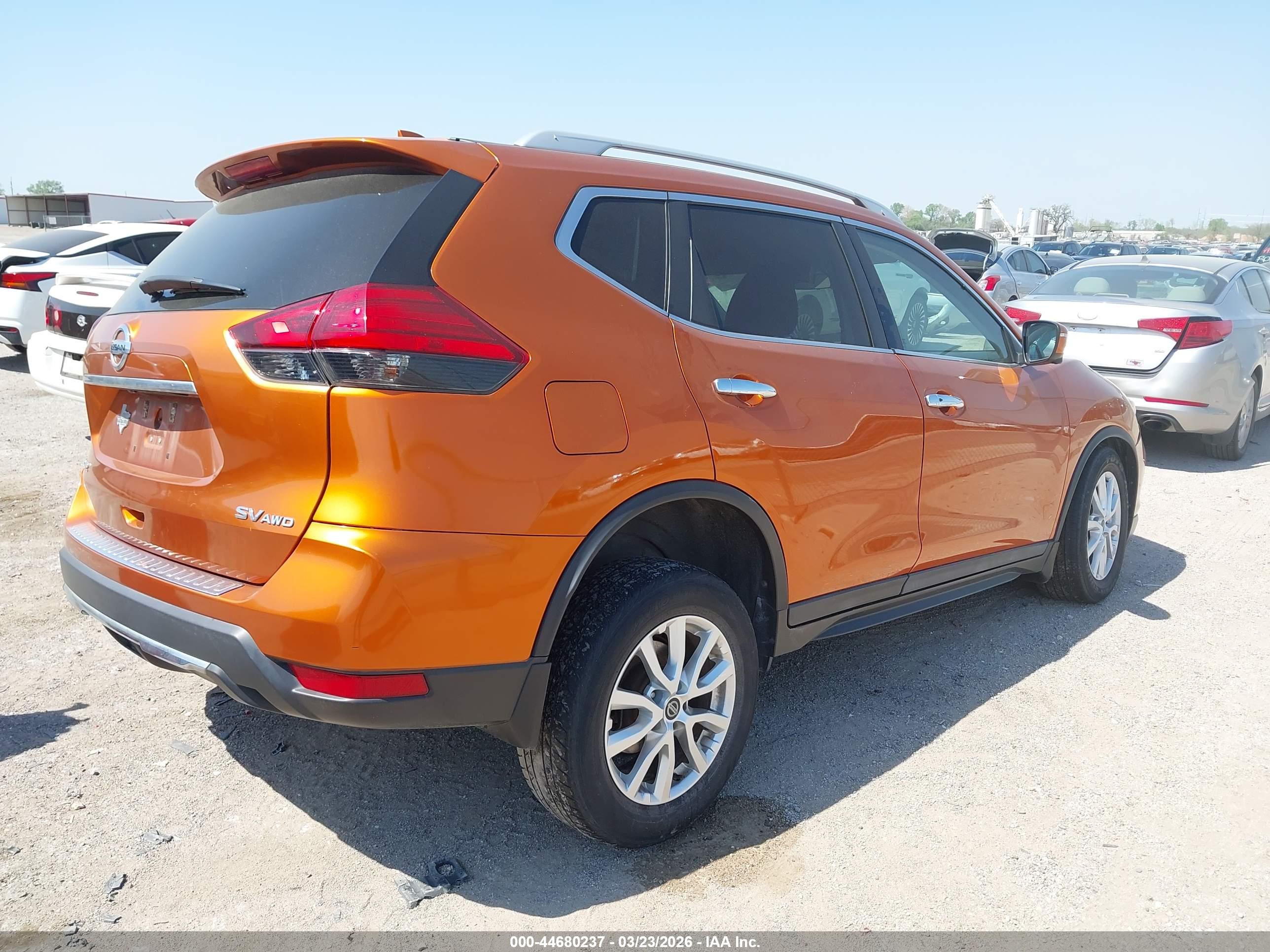 NISSAN ROGUE image 4