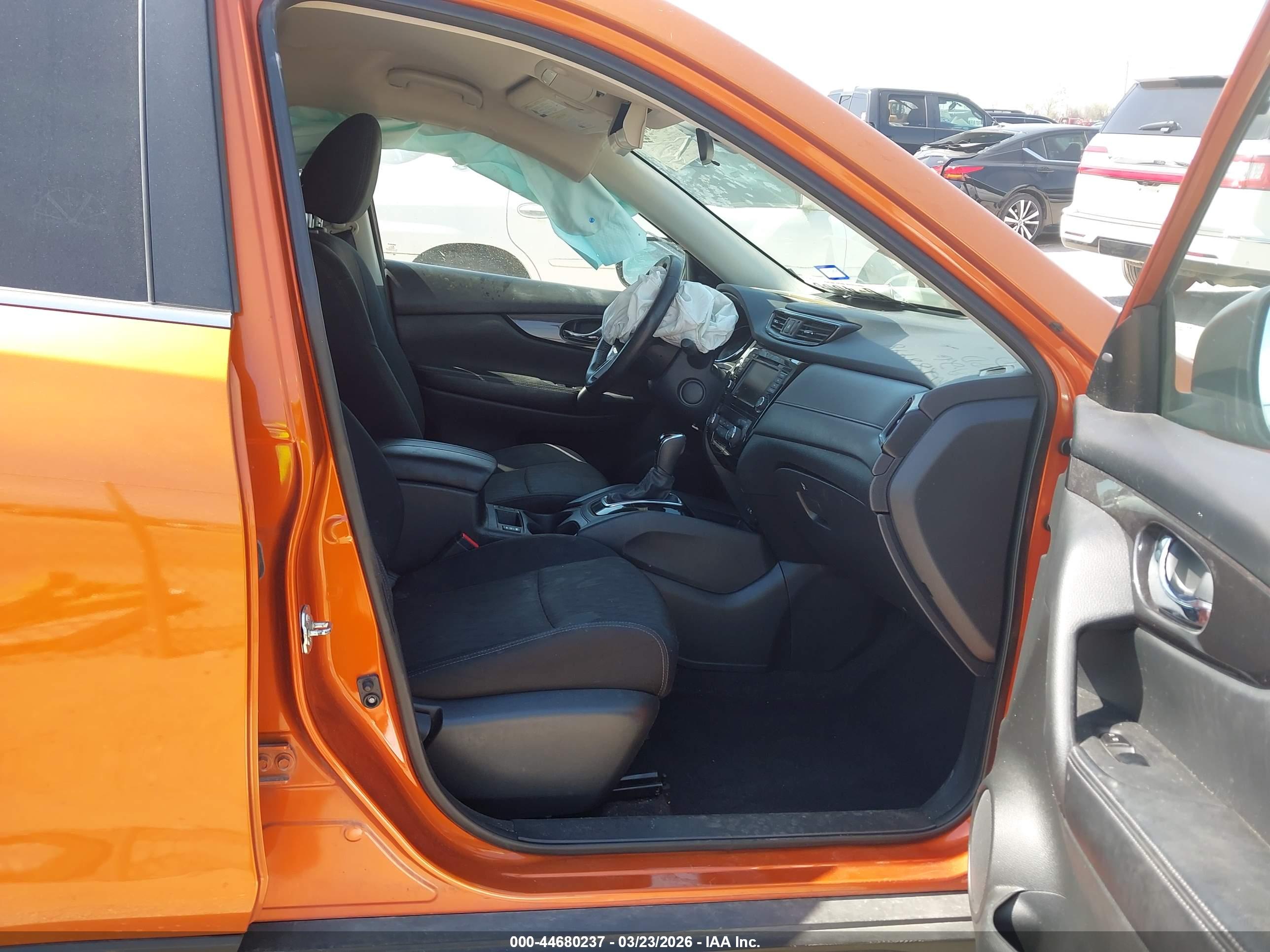 NISSAN ROGUE image 5