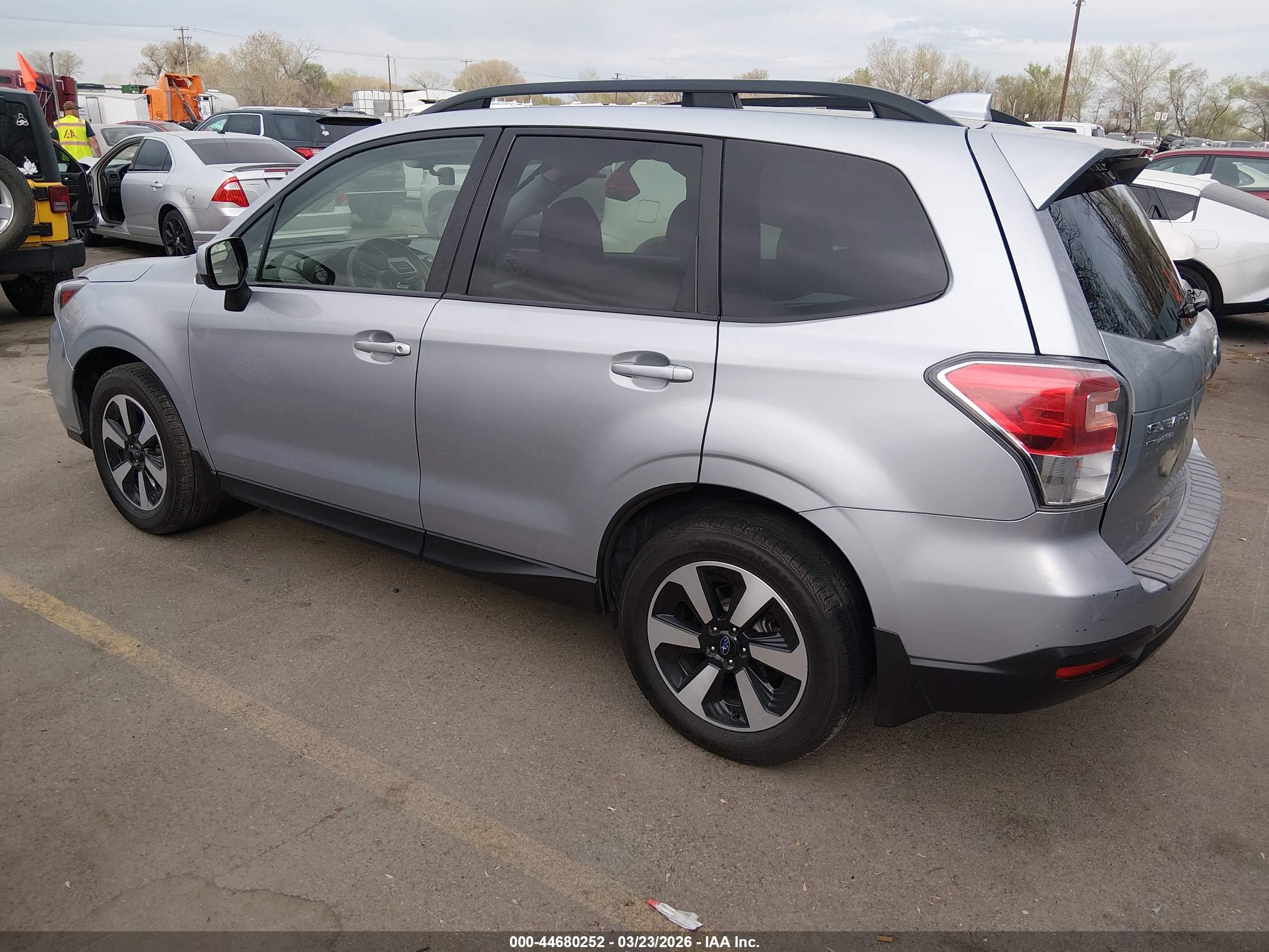 SUBARU FORESTER image 3
