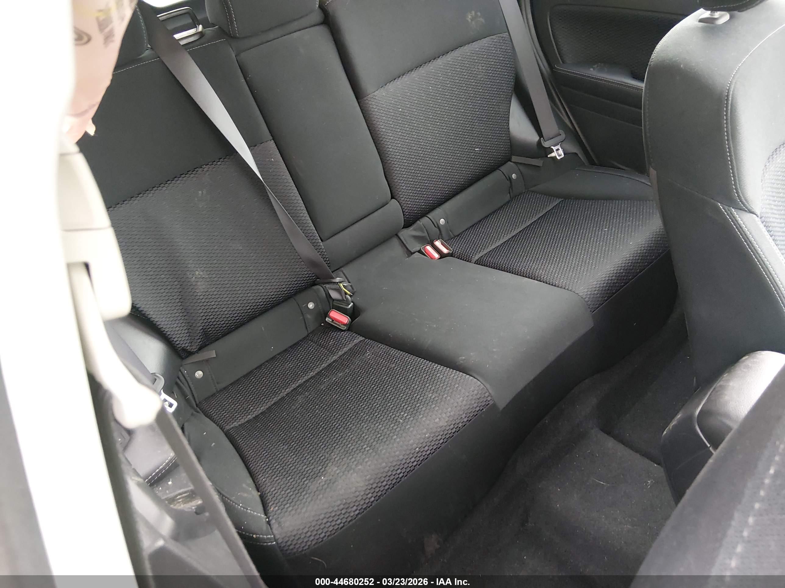 SUBARU FORESTER image 8