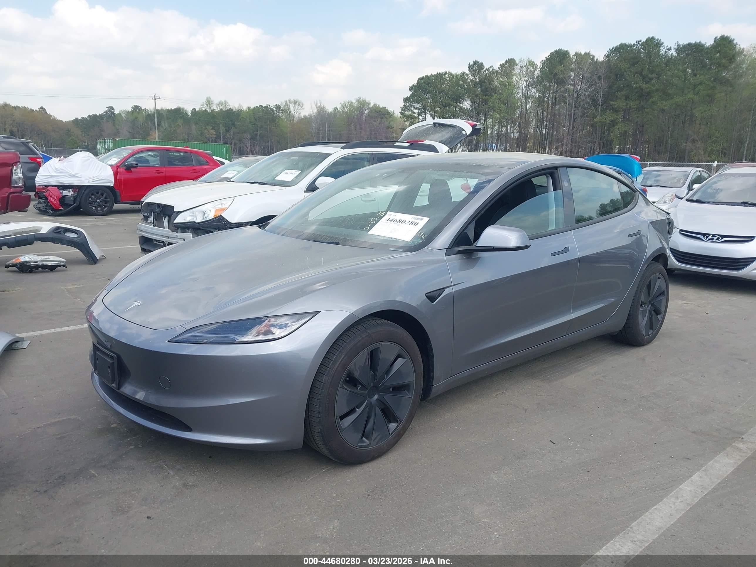 TESLA MODEL image 2