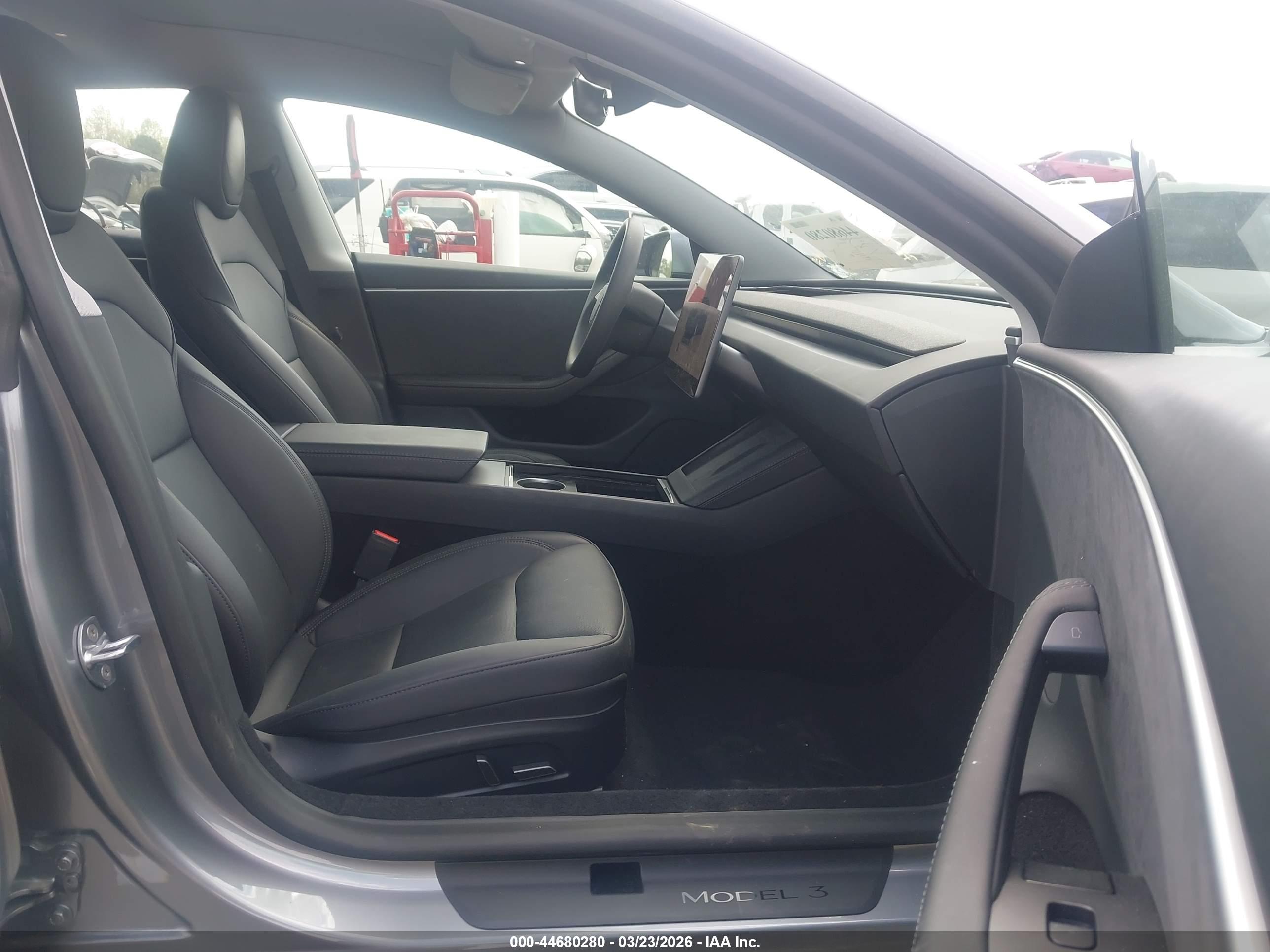 TESLA MODEL image 5