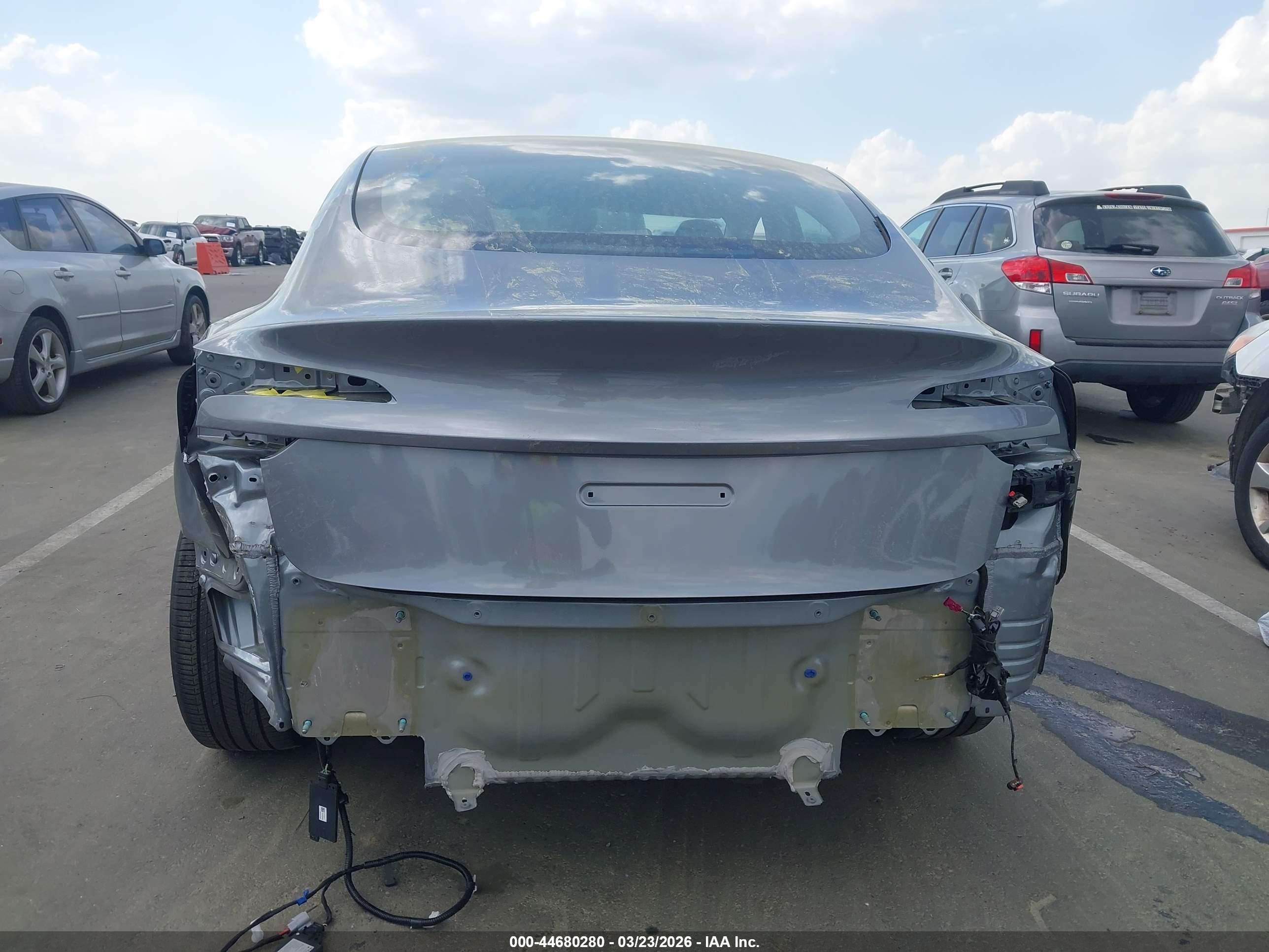 TESLA MODEL image 6