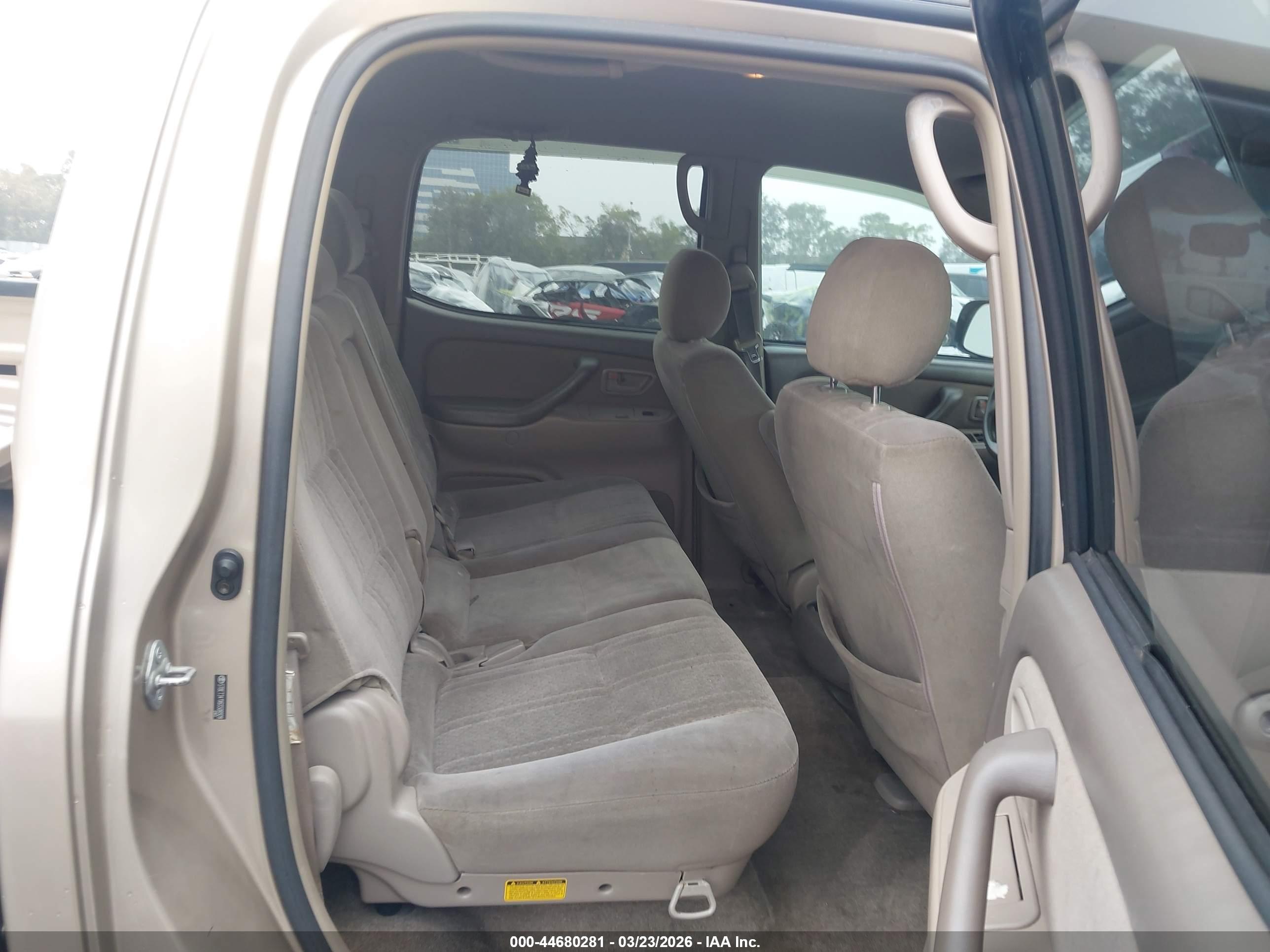 TOYOTA TUNDRA image 8