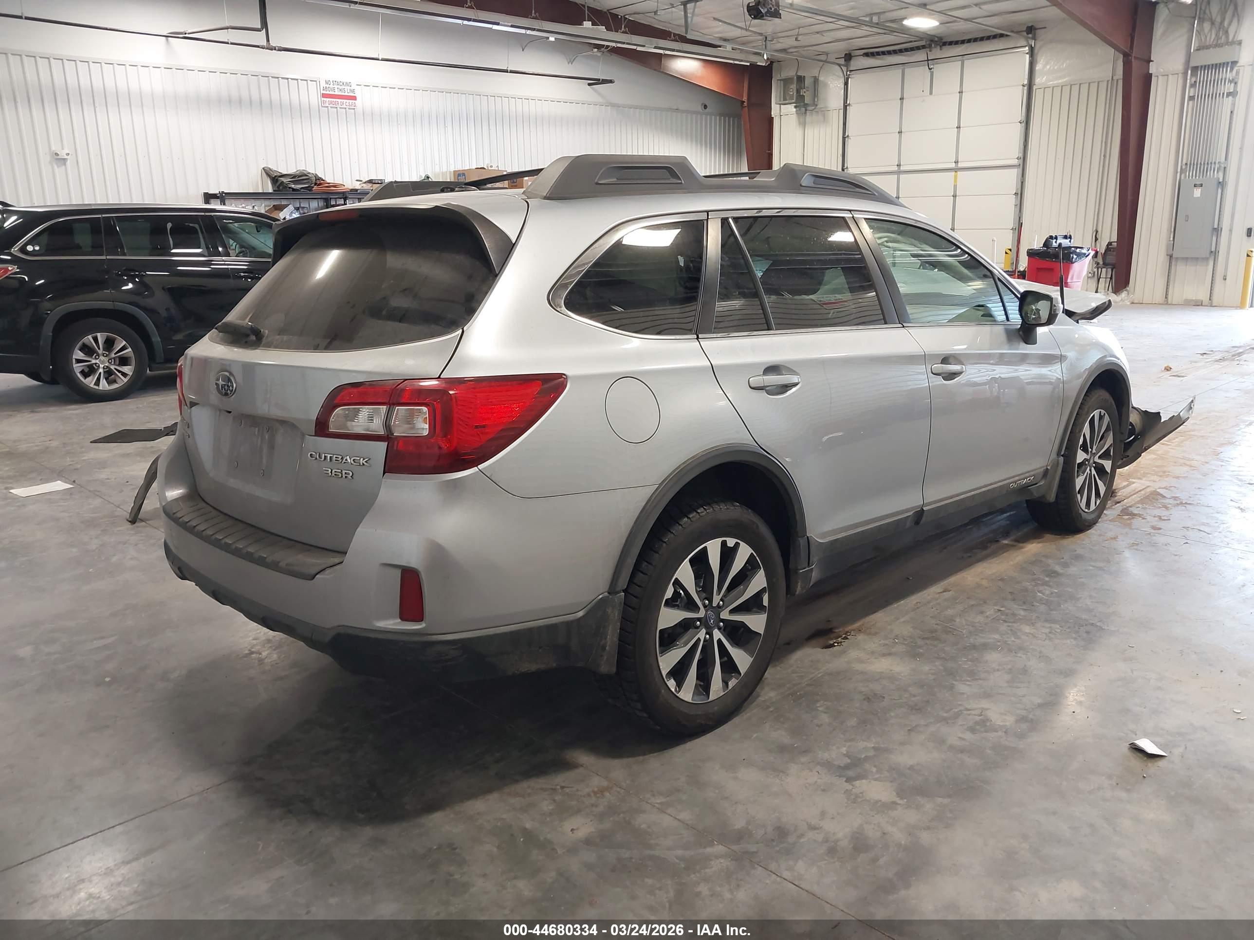 SUBARU OUTBACK image 4