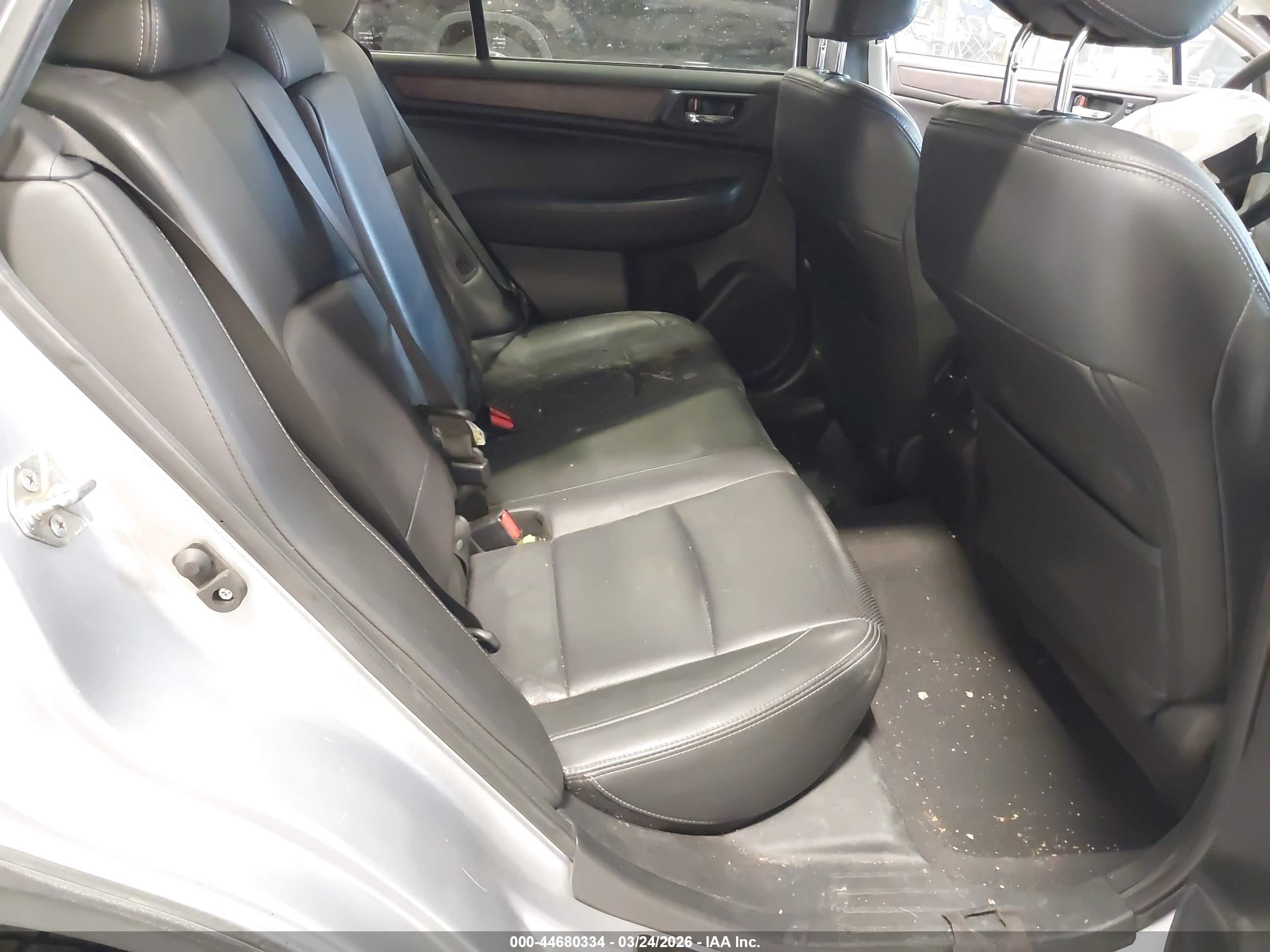 SUBARU OUTBACK image 8