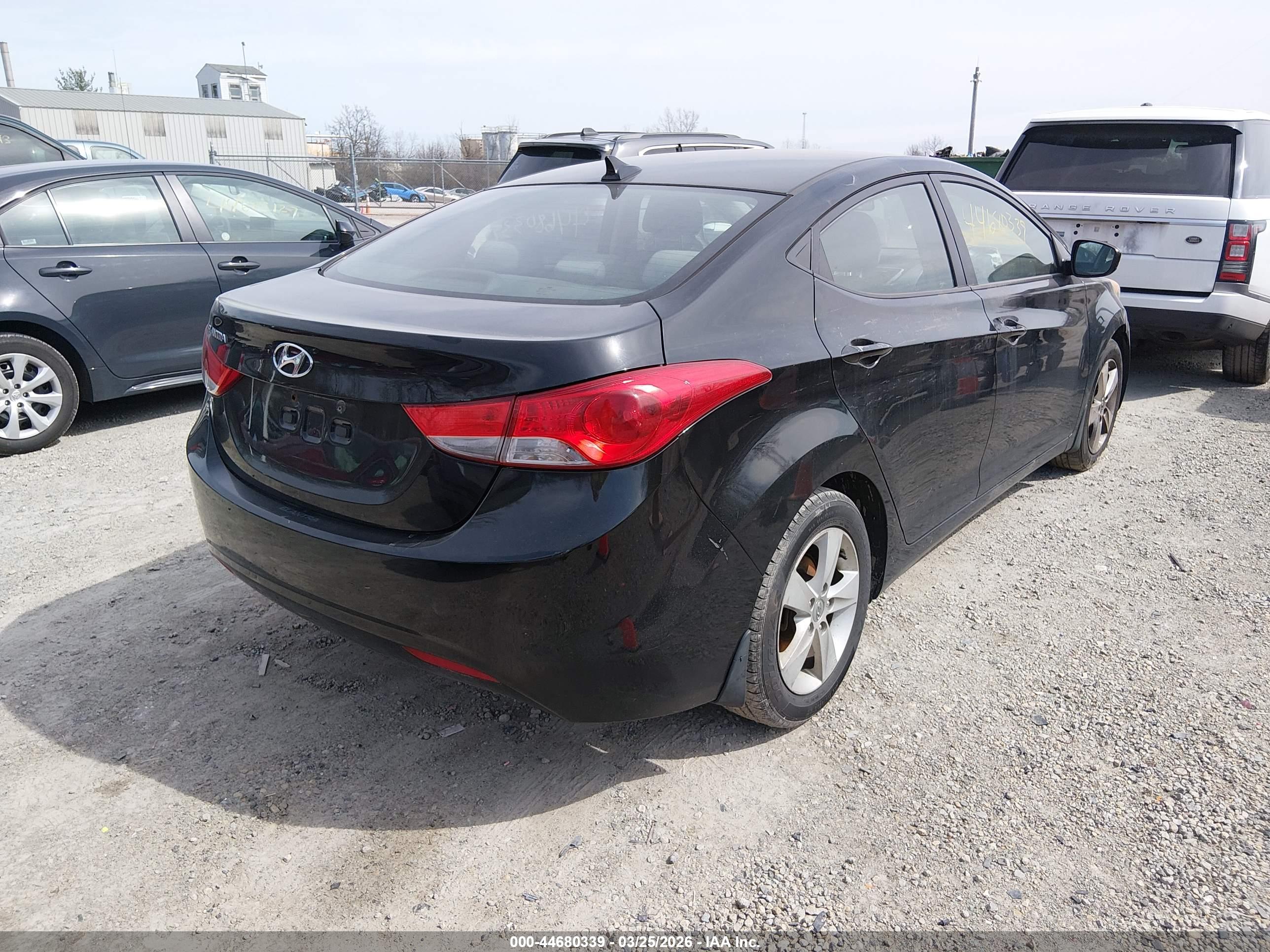 HYUNDAI ELANTRA image 4