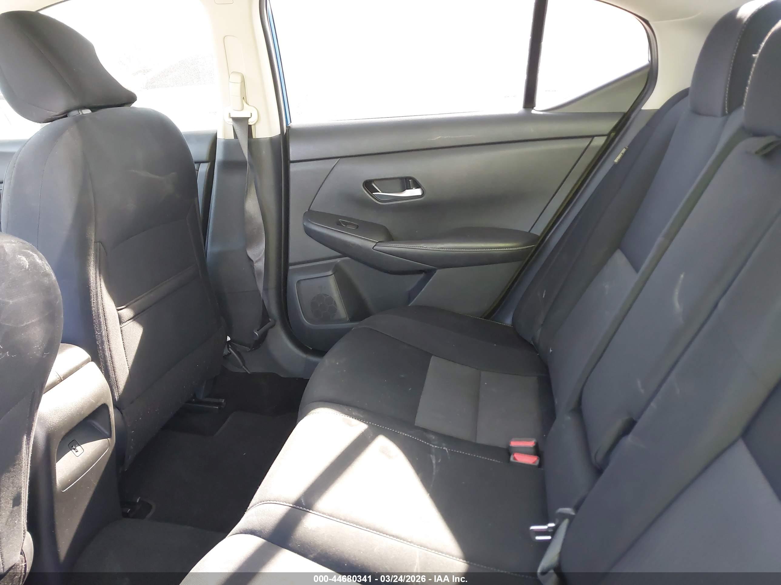 NISSAN SENTRA image 8