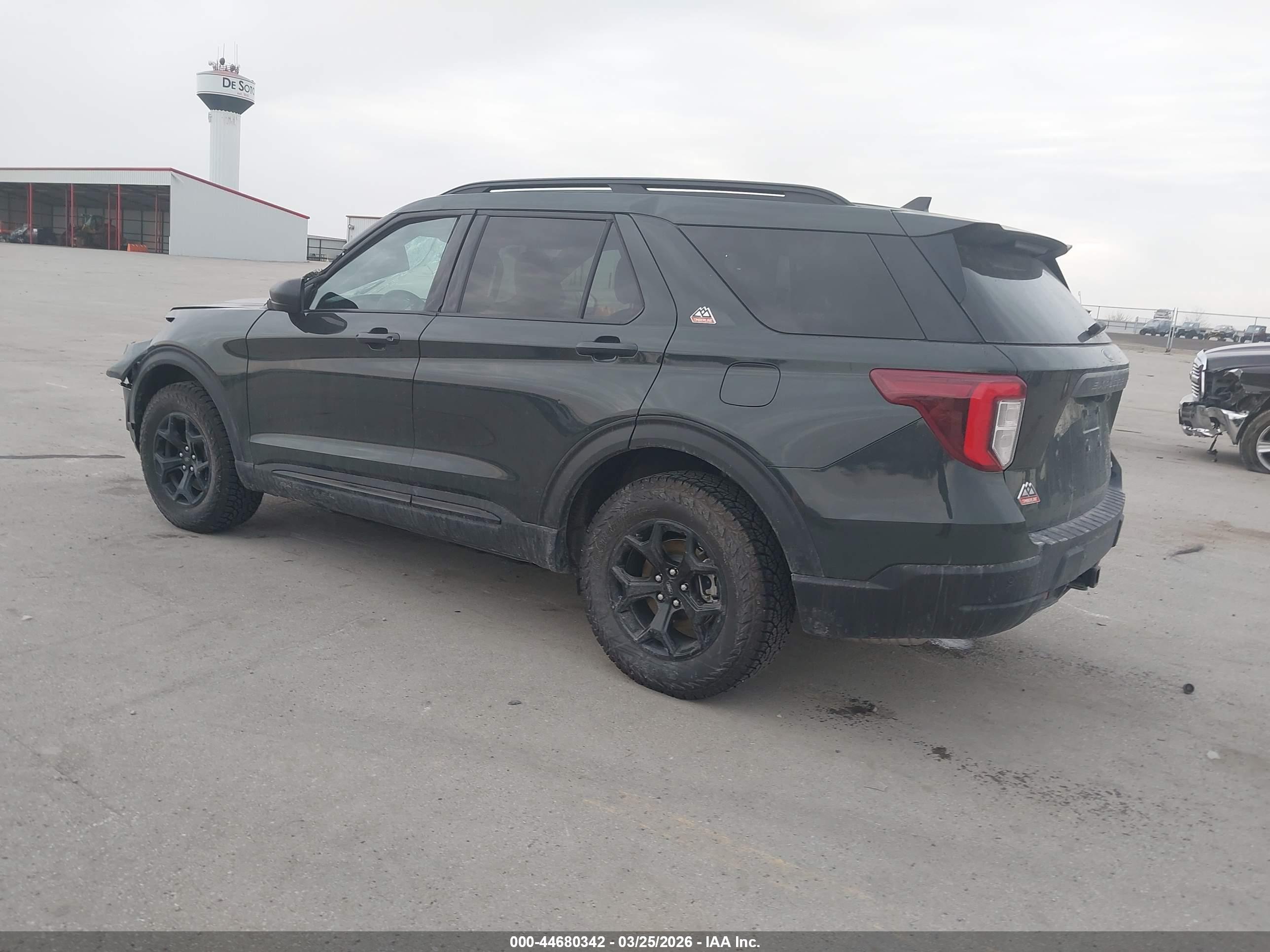 FORD EXPLORER image 3