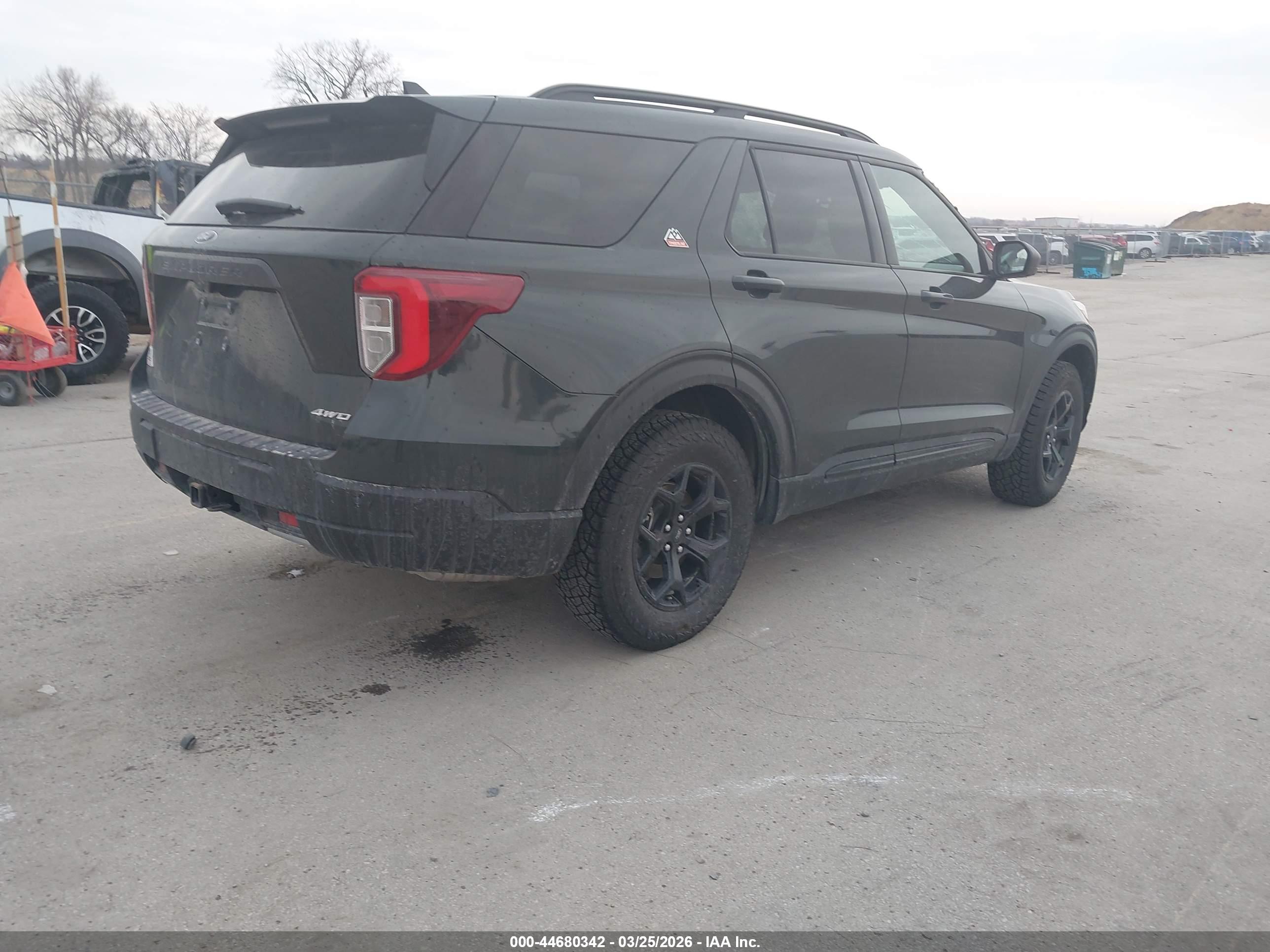FORD EXPLORER image 4