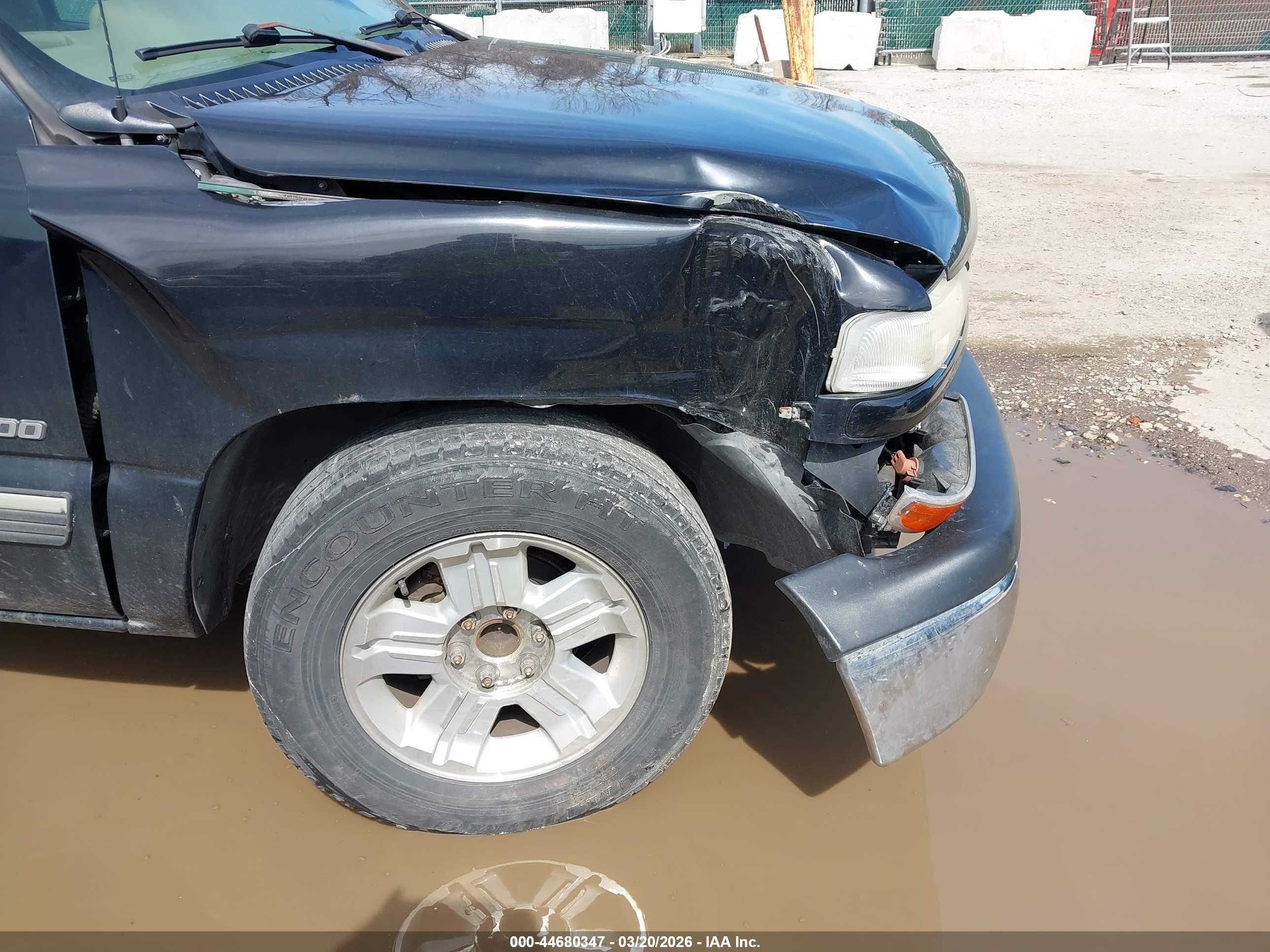 CHEVROLET SILVERADO image 6