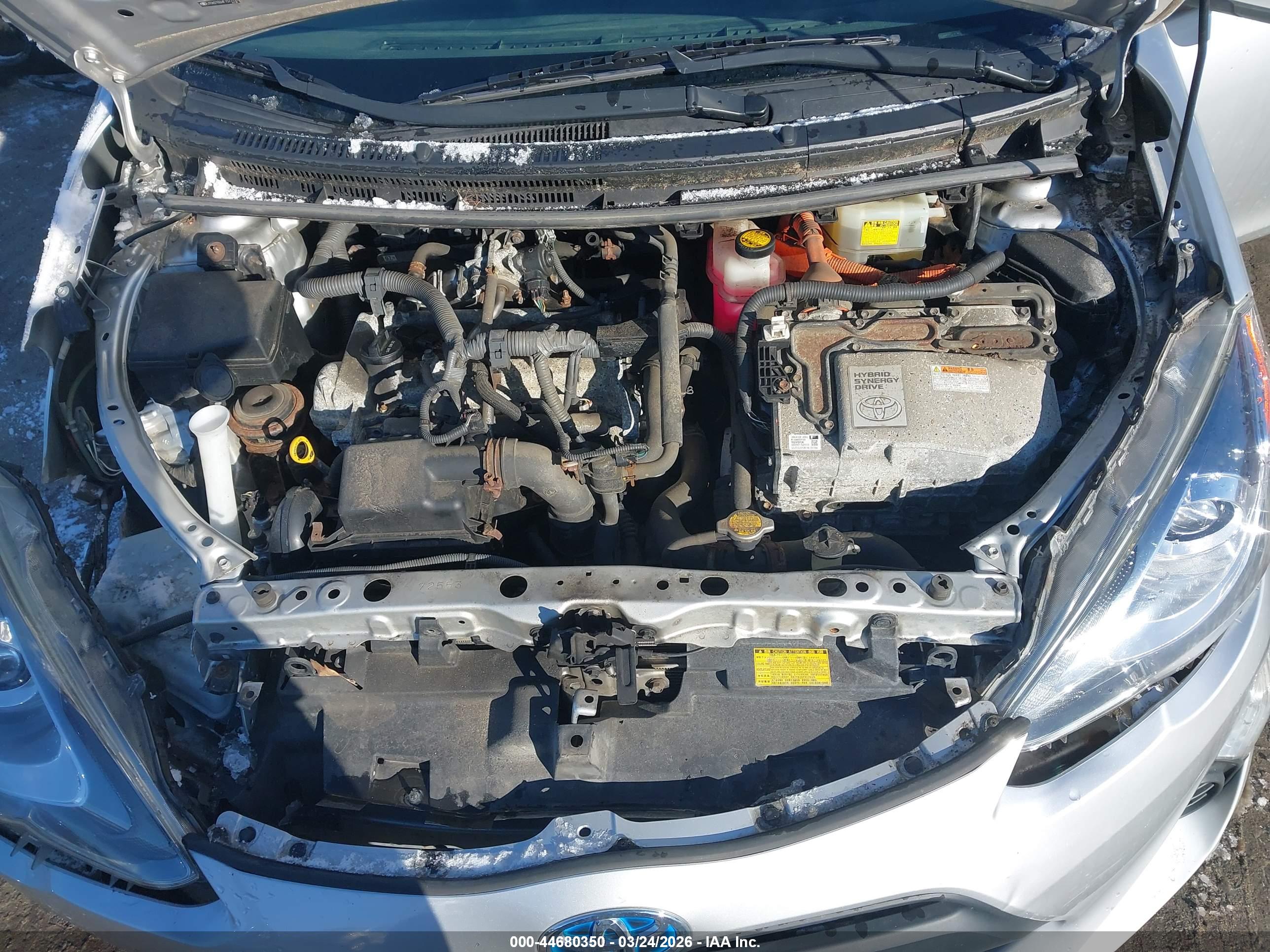 TOYOTA PRIUS image 10
