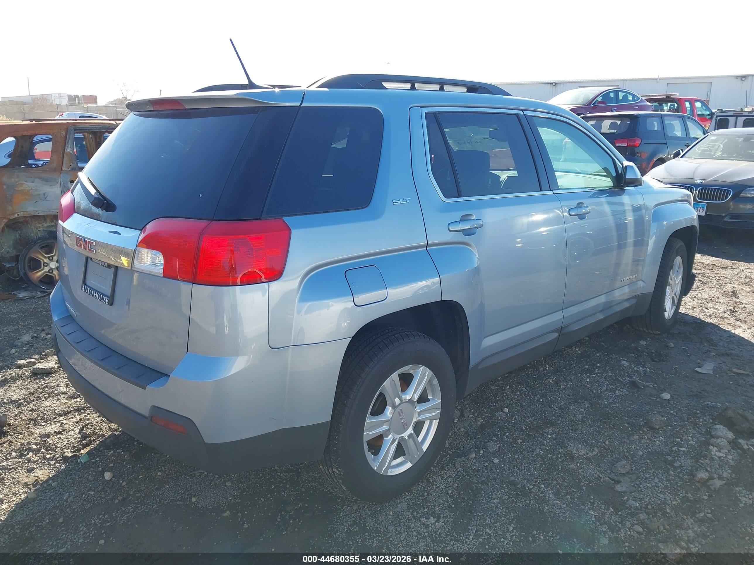 GMC TERRAIN image 4