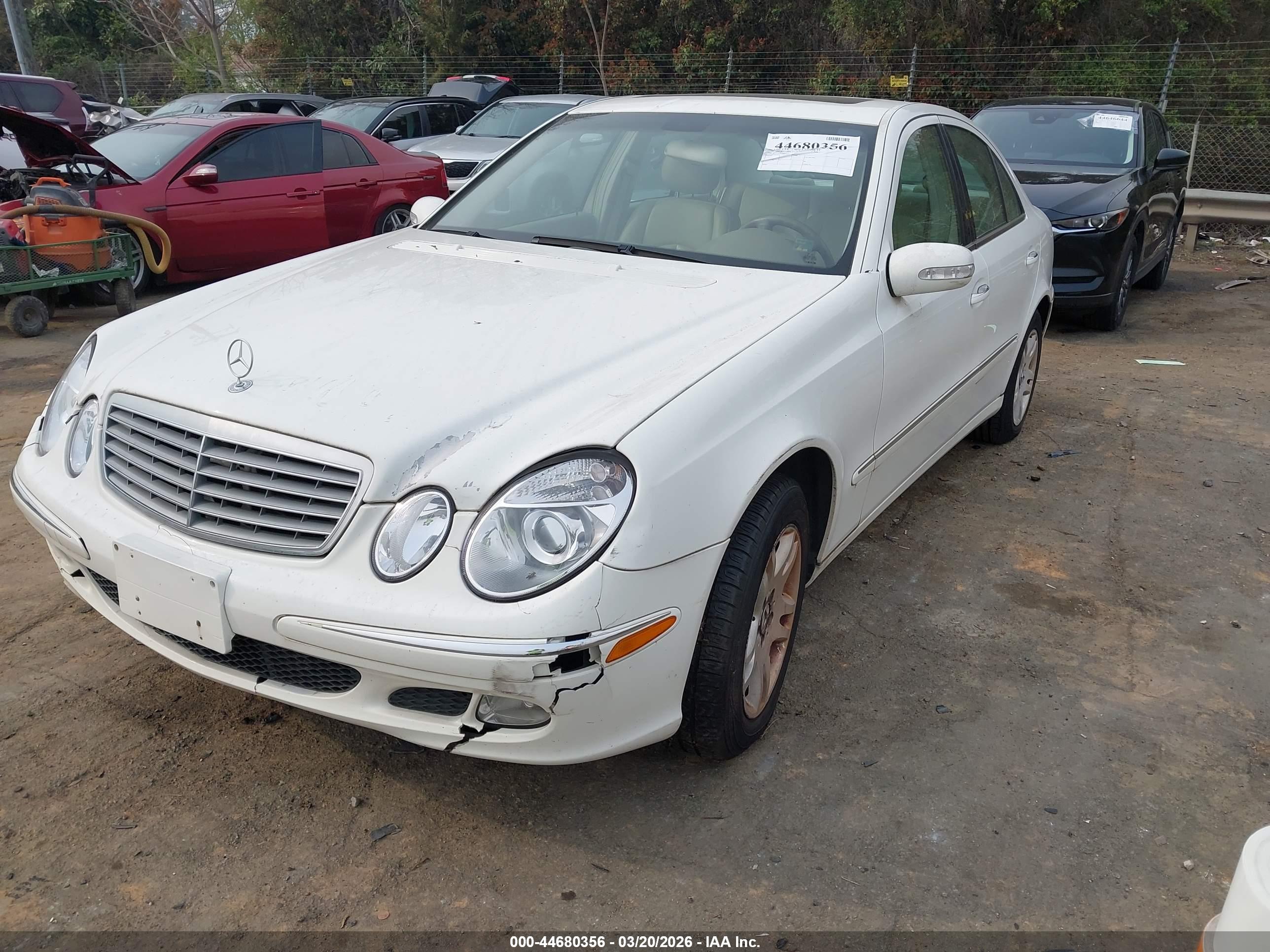 MERCEDES-BENZ E image 2