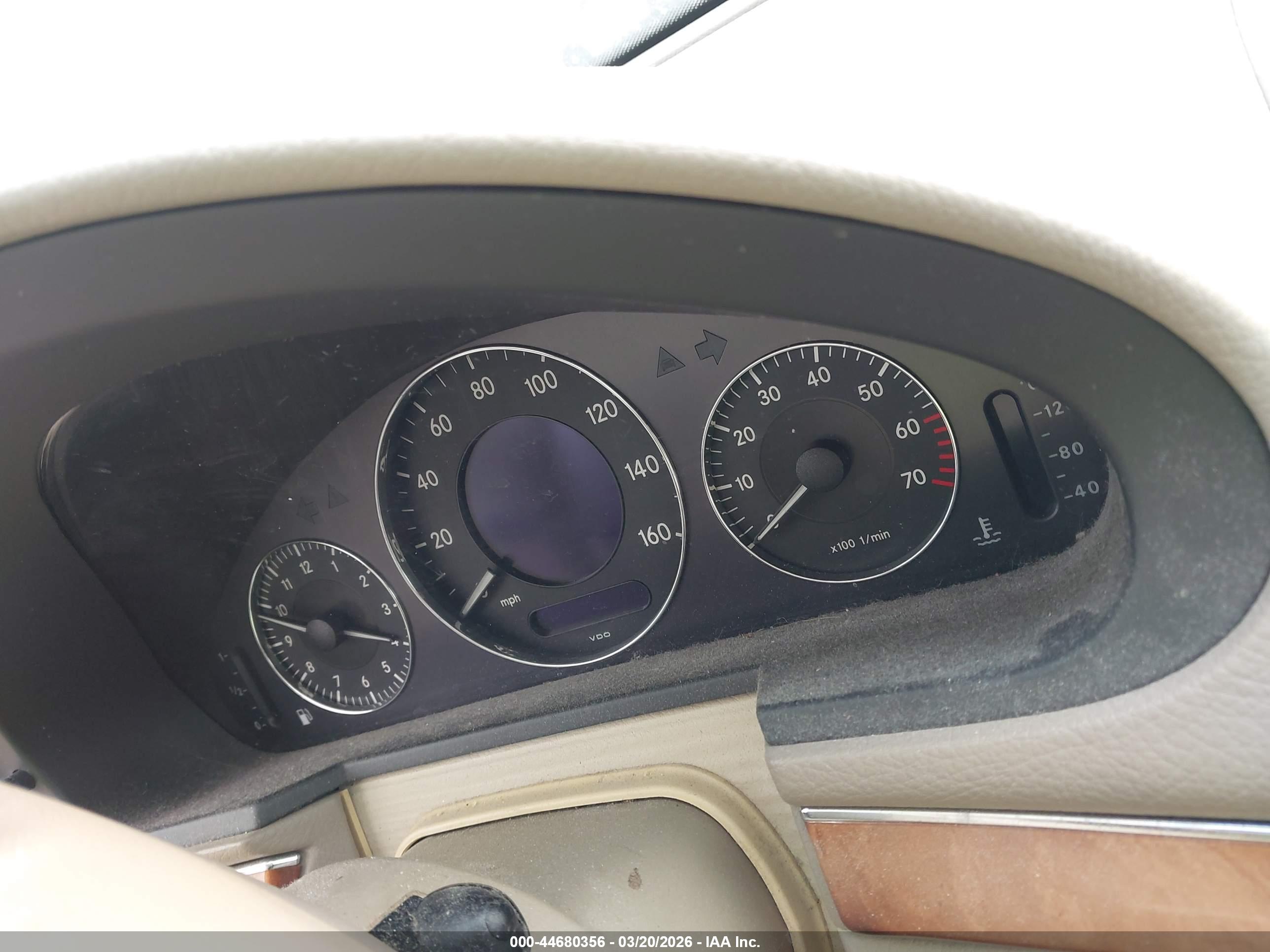 MERCEDES-BENZ E image 7
