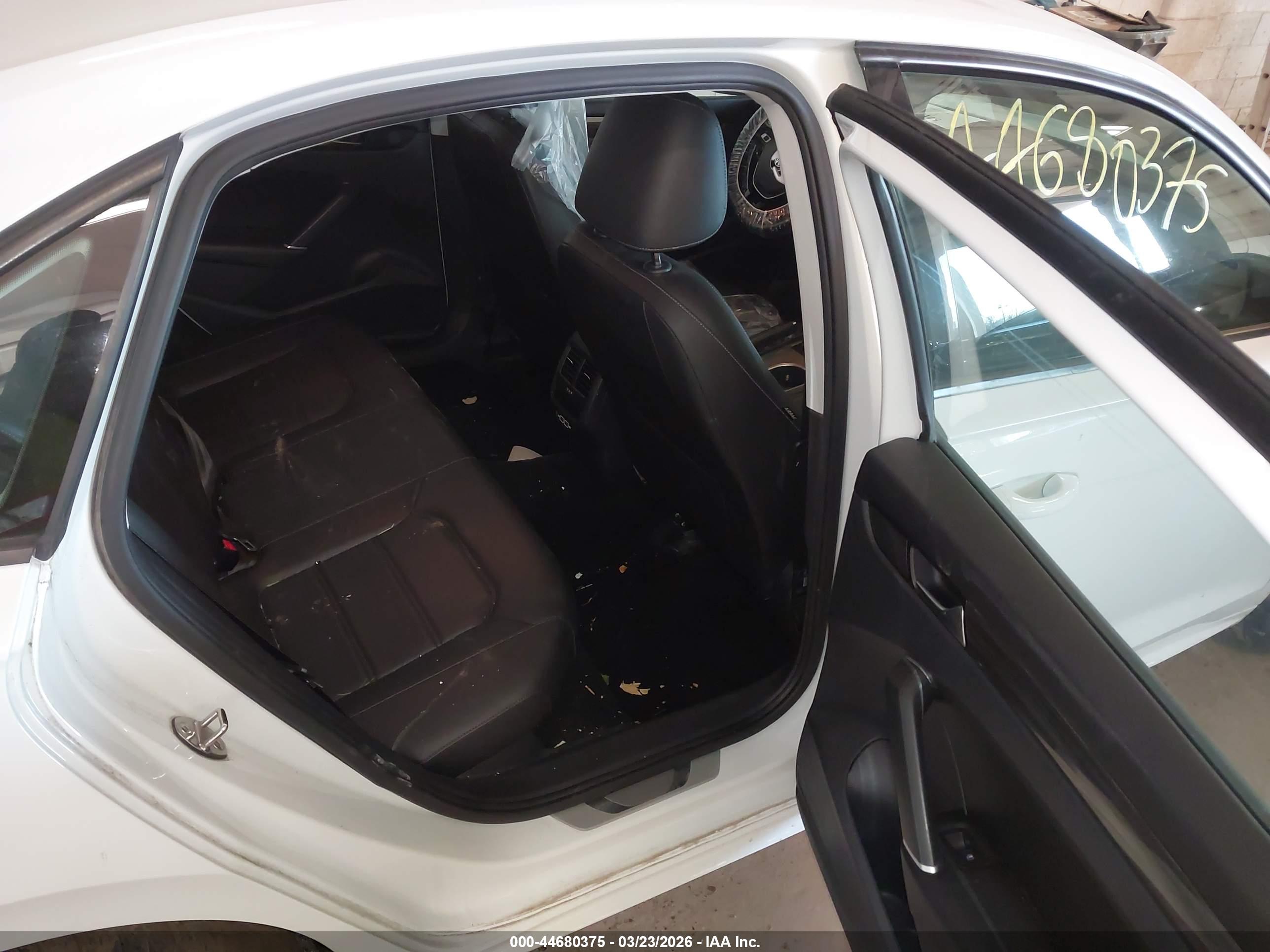 VOLKSWAGEN PASSAT image 8