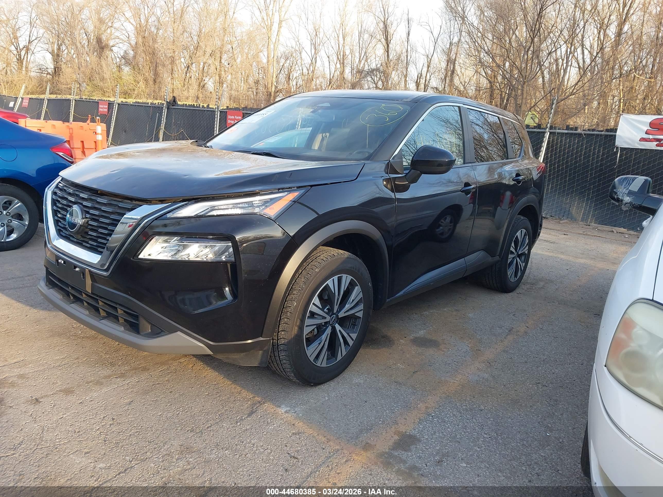 NISSAN ROGUE image 2