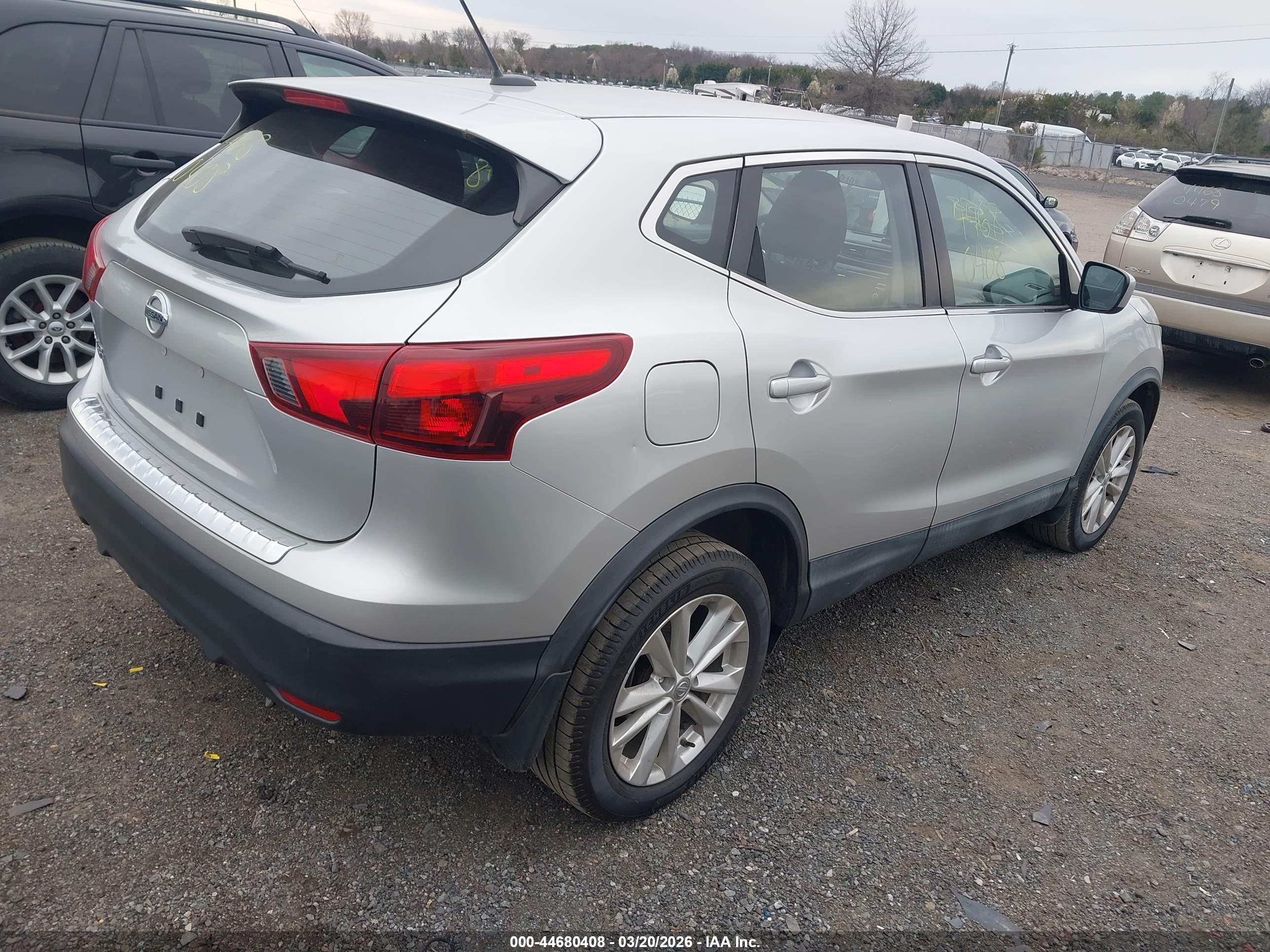 NISSAN ROGUE image 4