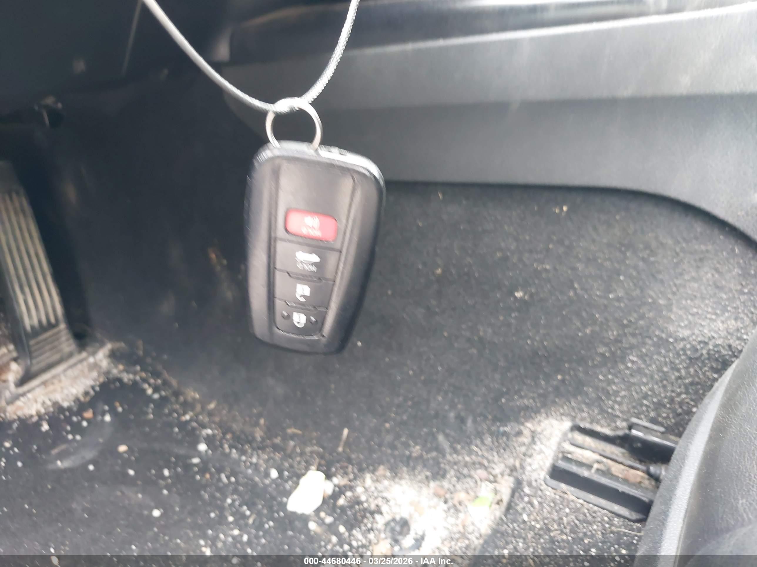 TOYOTA CAMRY image 11