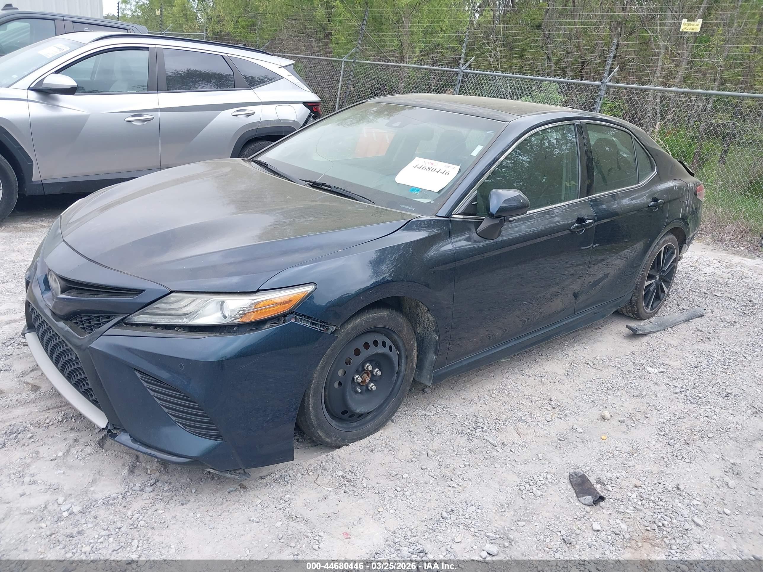 TOYOTA CAMRY image 2