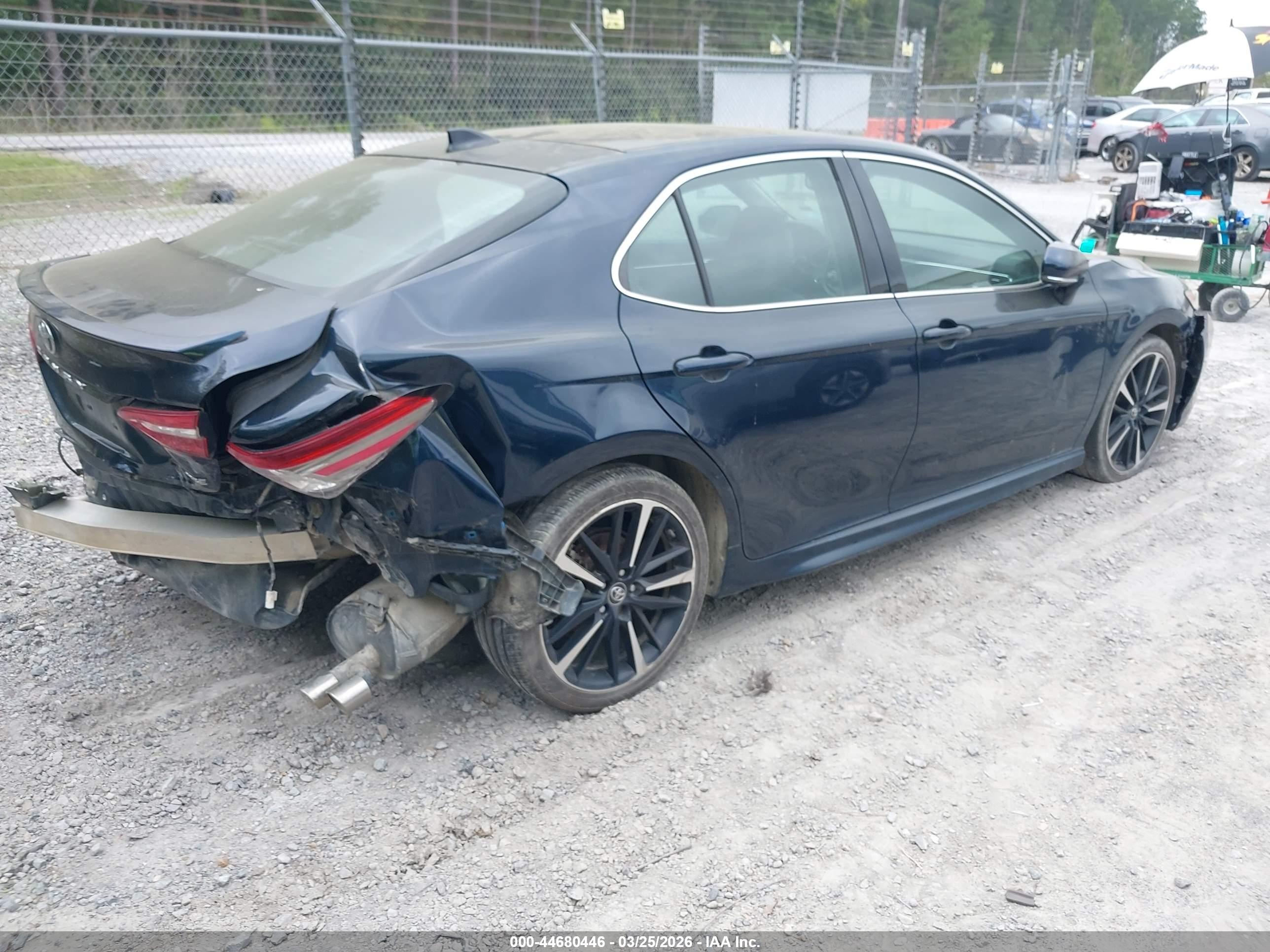 TOYOTA CAMRY image 4