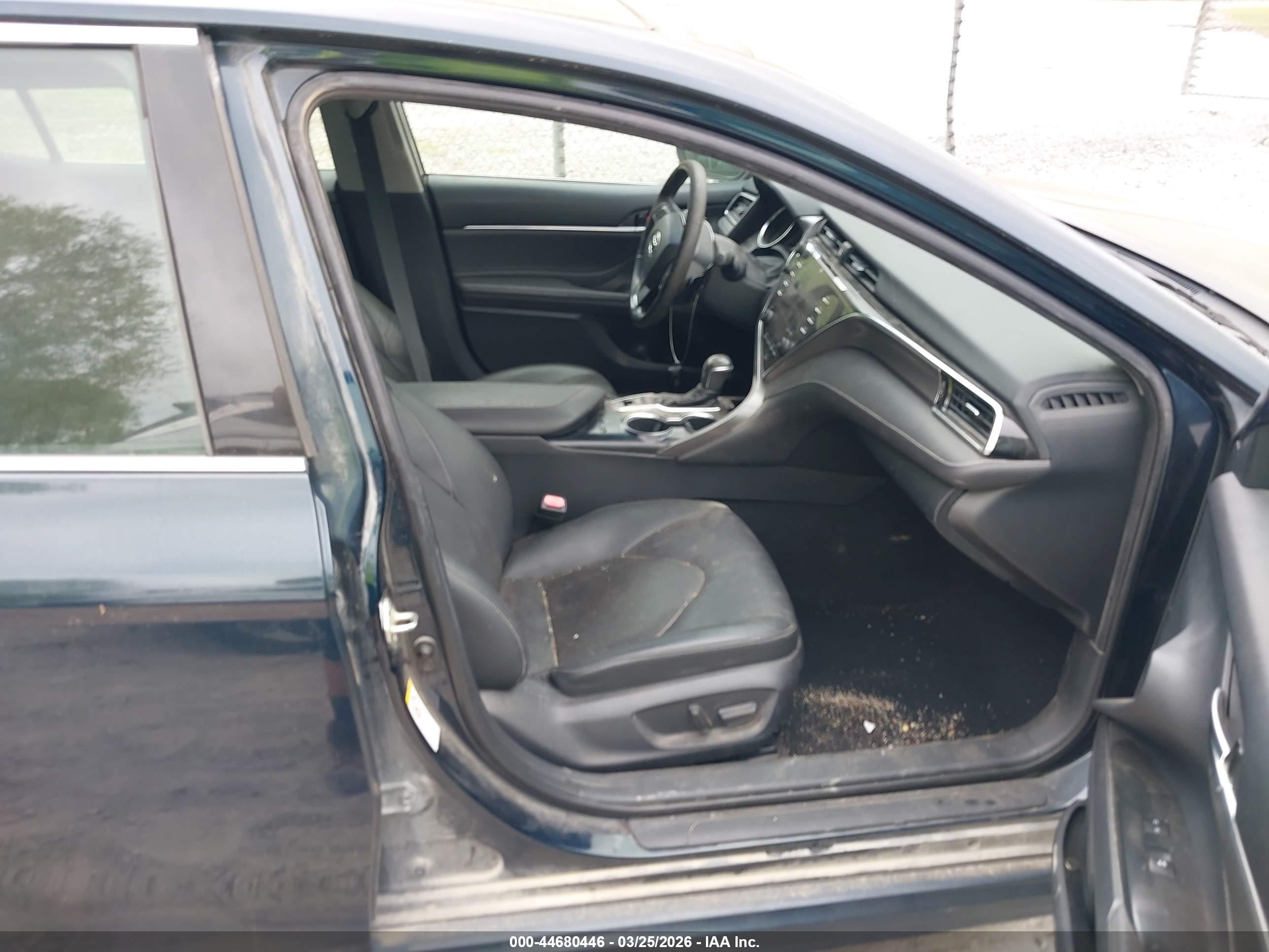 TOYOTA CAMRY image 5