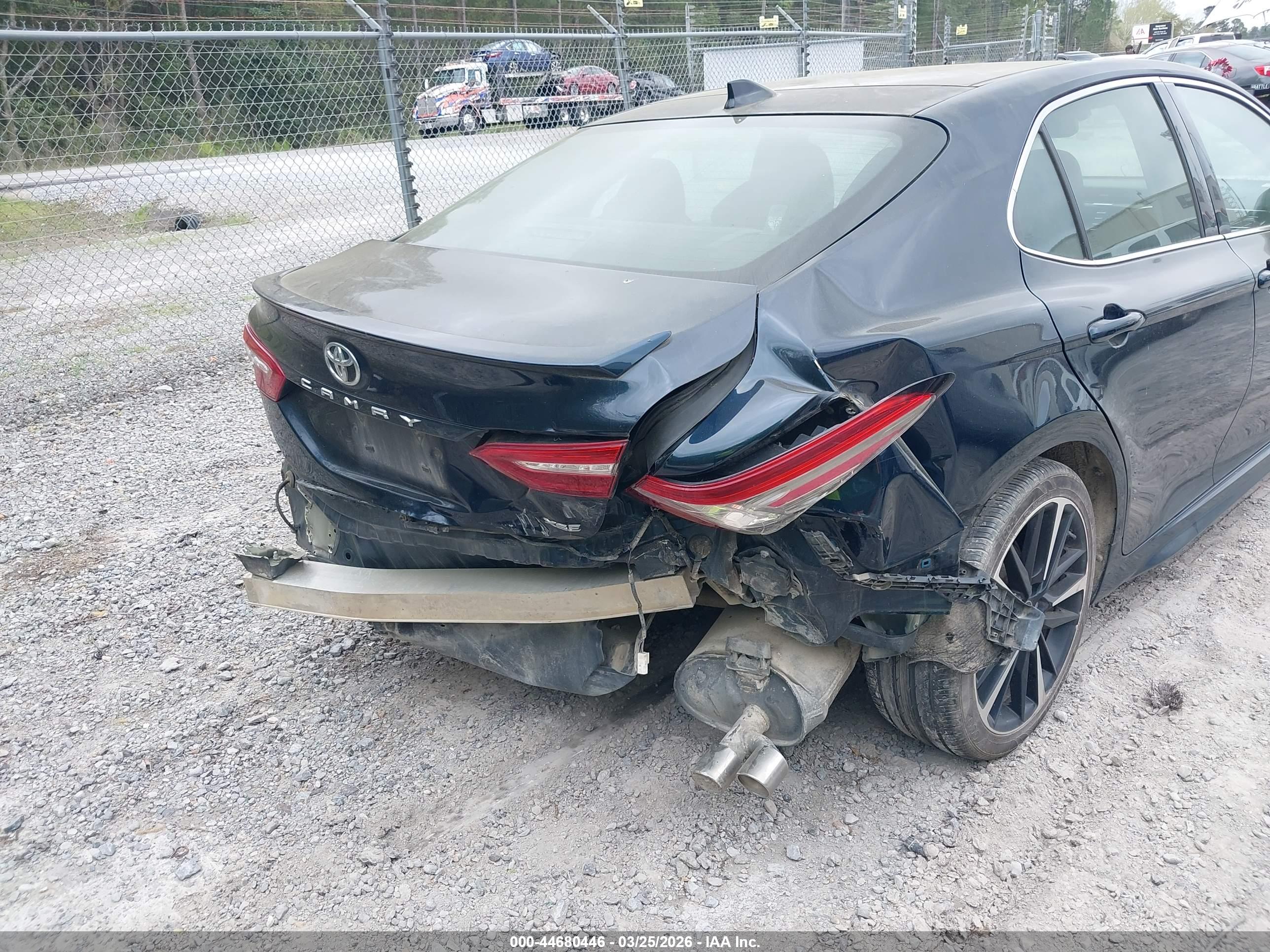 TOYOTA CAMRY image 6