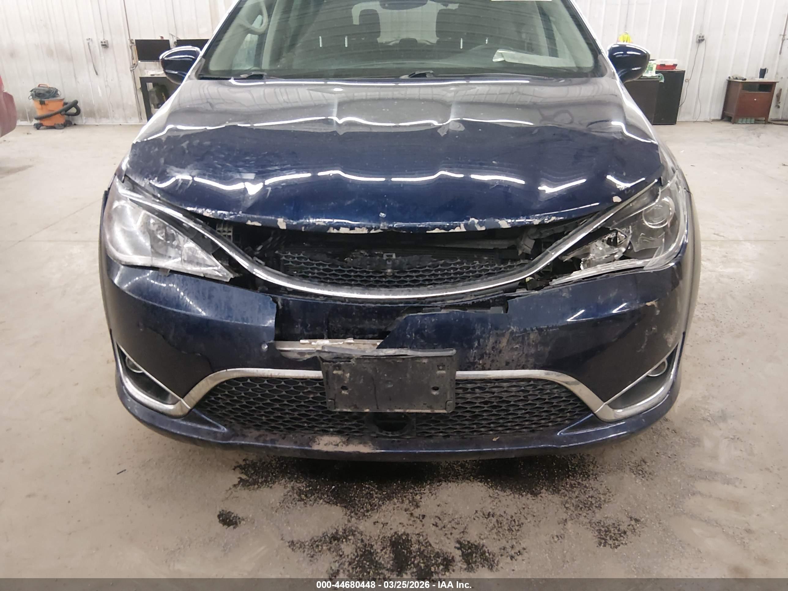 CHRYSLER PACIFICA image 6